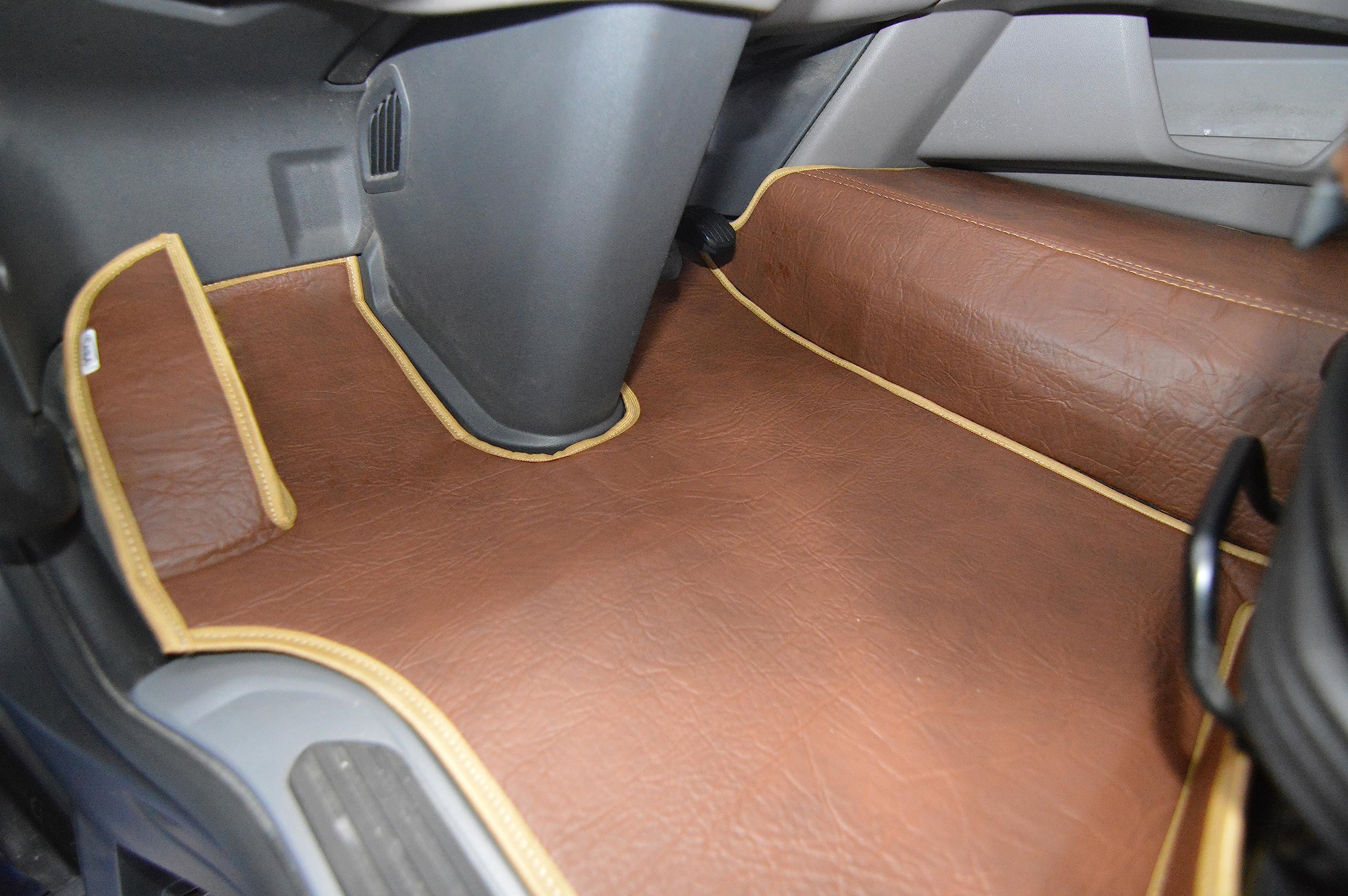 PRESTIGE LINE Tappetini per Camion per Scania Serie R dal 2017 Sedile passeggero sospeso Marrone Realizzato in ecopelle - Accessori interni Camion - Accessori in schiuma comfort