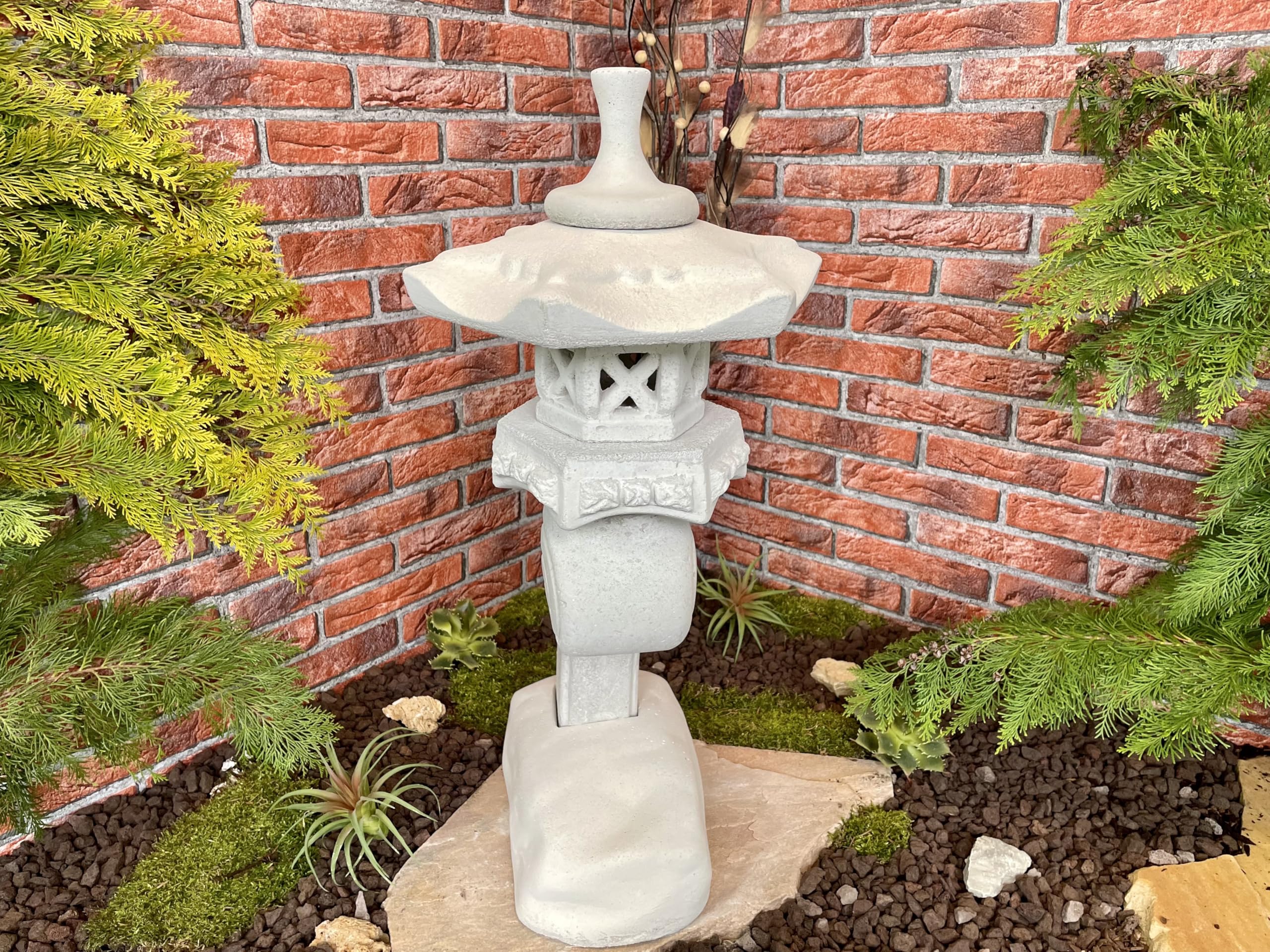 Steintempel im japanischen Stil 'Rankei A' - Handgefertigte Gartenfigur aus regionalem Steinguss - Zen - Dekoration für Garten & Terasse - wetterfest & langlebig
