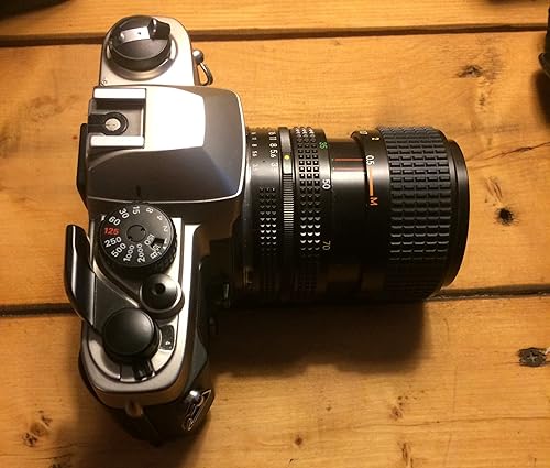 Miniatura 4 de Cámara Nikon FM-10 SLR con lente de zoom de 3570mm f3.54.8.