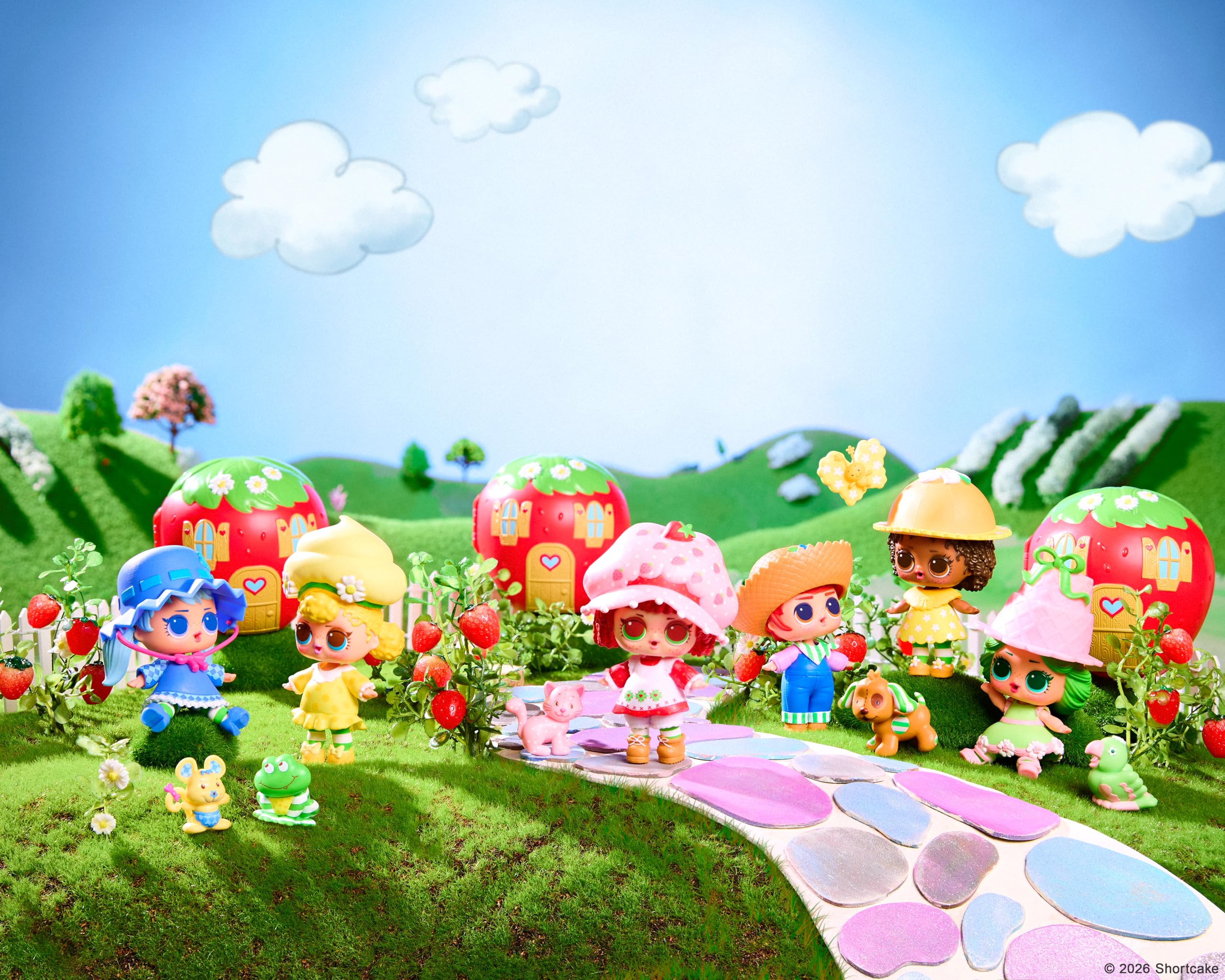 L.O.L. Surprise! Loves Strawberry Shortcake Tots - Bambole profumate da collezione con 7 sorprese, animaletto, biti, scarpe, cappello, set di giochi per la casa delle fragole, età 4+