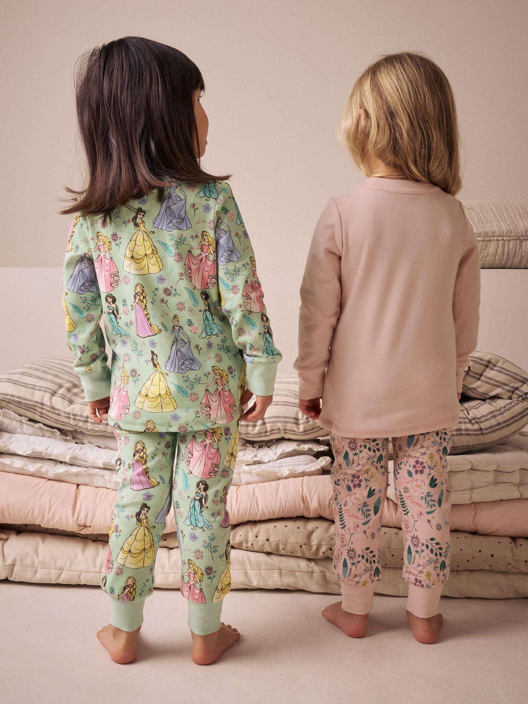 NEXT Ragazza Confezione da 2 Pigiami Comodi a Maniche Lunghe in 100% Cotone | Bambino, con principesse Disney, Standard, Mid Rise, Pull On
