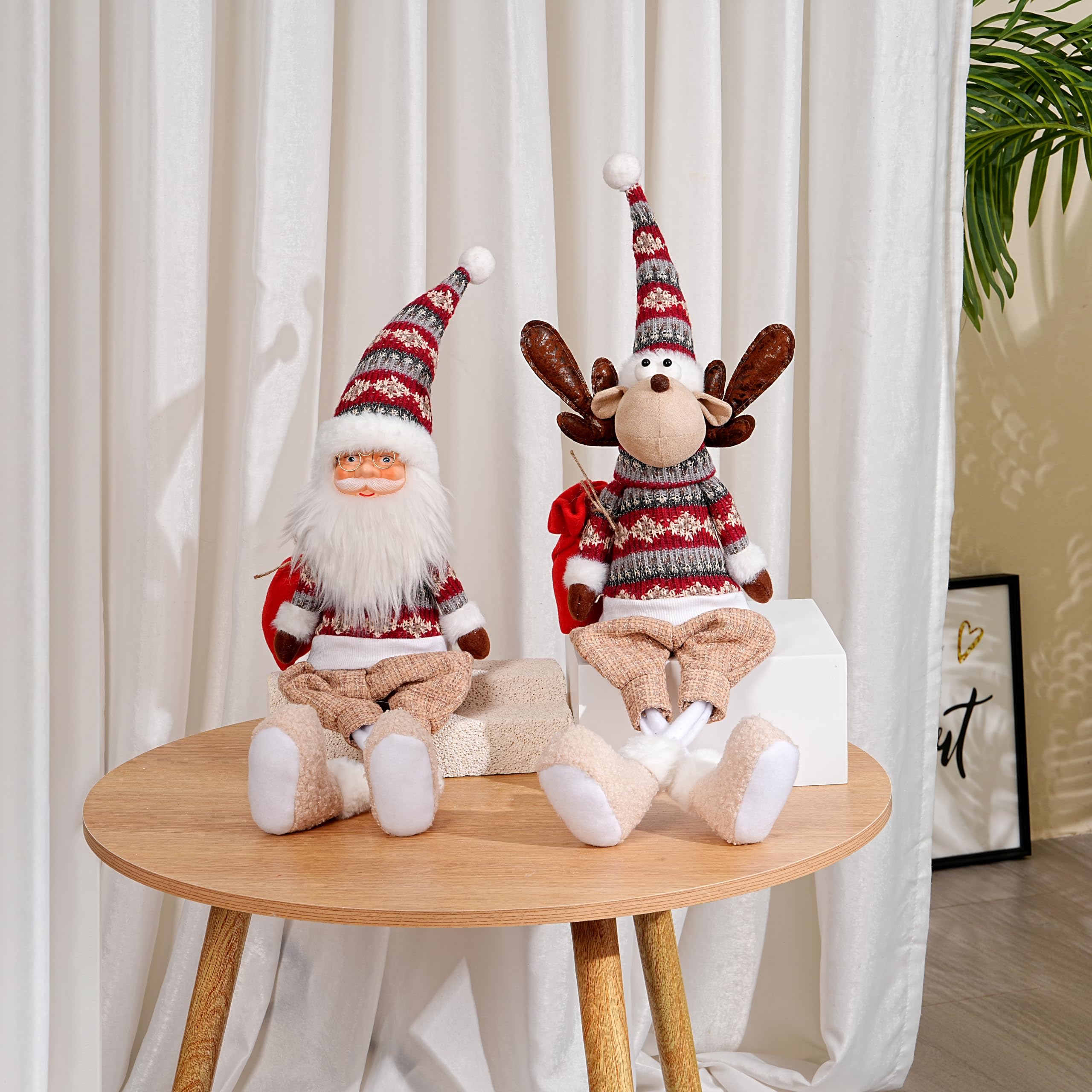 Rentier Regalsitzer Deko 60 cm – lange baumelnde Beine, formbar (Draht in Mütze & Armen), Strickpullover, beschwerter Boden, Weihnachtsdeko für Regal Kamin Sims Fensterbank
