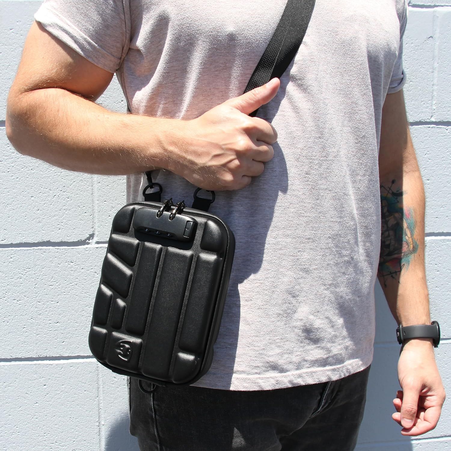CASEMATIX Compact Locking Pistol Case for Small 9mm Handguns – Water-Resistant EVA Hard Shell Gun Case with Foam, Extra Magazine Storage, and Fanny-Pack Style Shoulder Strap