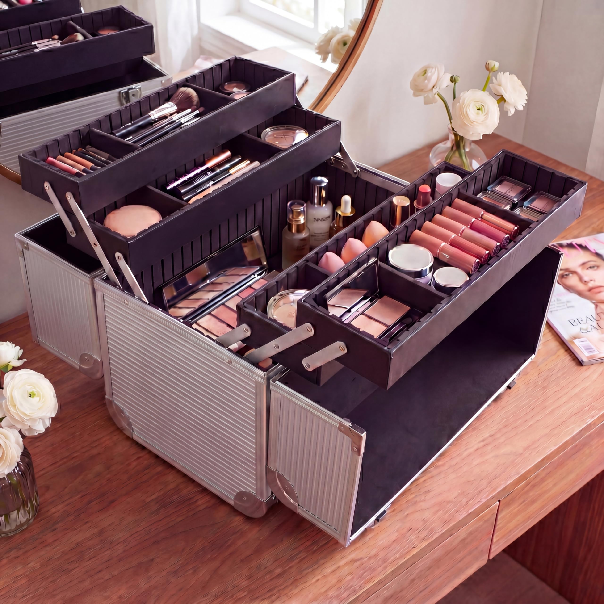 N&BF Kosmetikkoffer Groß Silber Alu abschließbarer Schminkkoffer Beautycase Aluminium Nagelkoffer 4 Ausklappfächern Makeup Koffer 36,5 x 22,5 x 35,5 cm