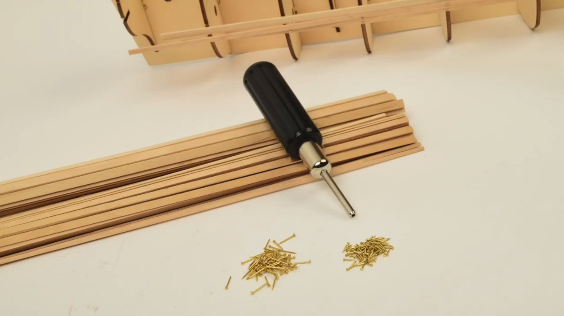 Chiodatrice A Perno 5,1 Pollici In Metallo – Spingipioli Con Chiodi Inclusi, Impugnatura Antiscivolo, Per Modellismo Navale, Fai-da-te E Lavorazione Del Legno