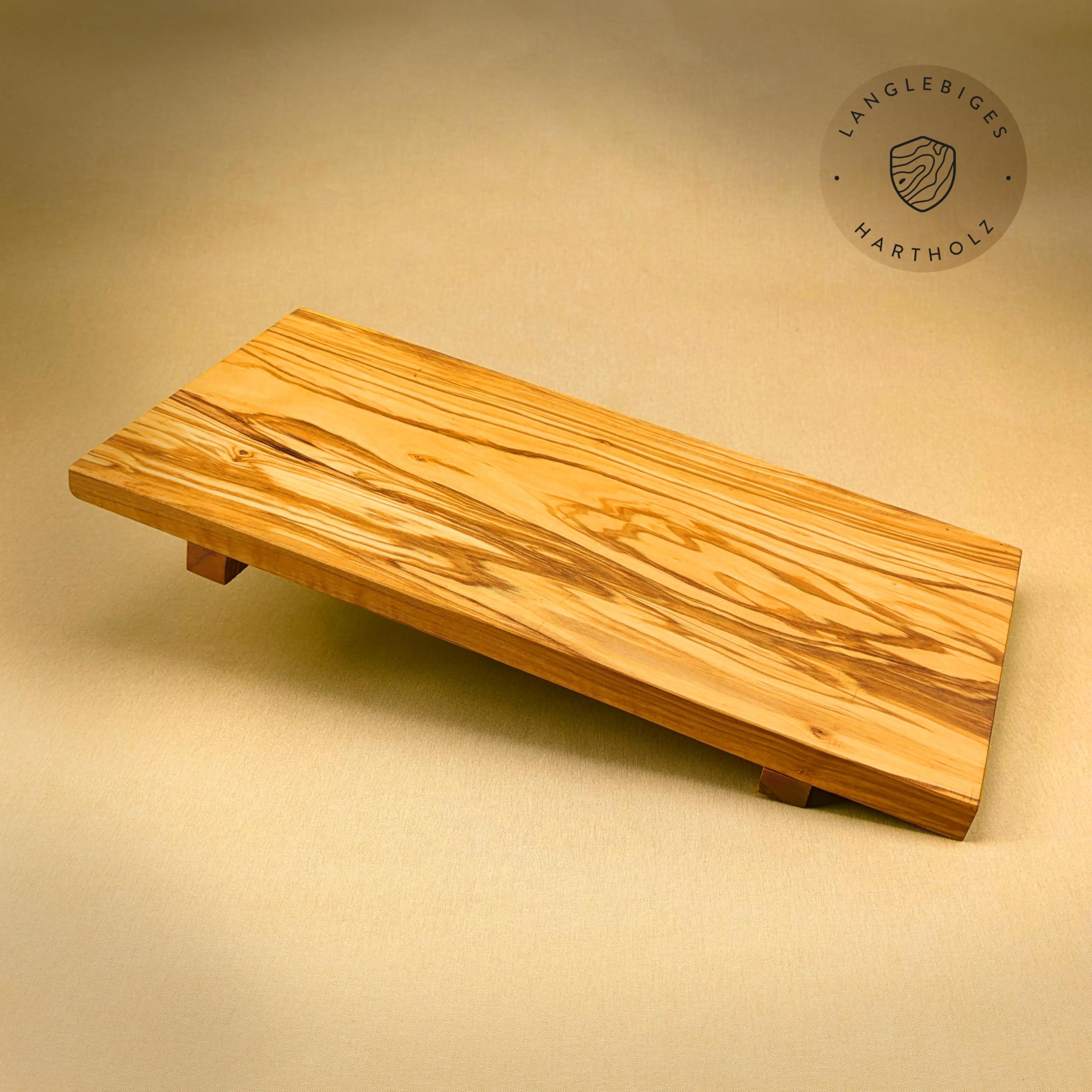 DAS OLIVENHOLZBRETT® Sushi Brett, Servier-Tablett aus Olivenholz 40cm x 20cm x 4cm, incl 1 Paar Sticks