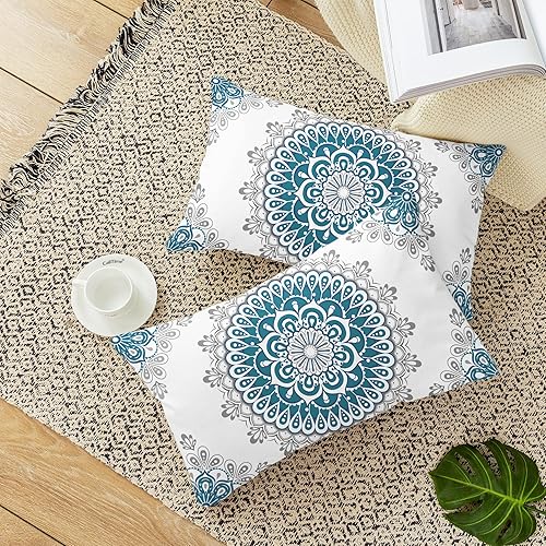 Miniatura 3 de CaliTime Fundas de Almohadas Decorativas Paquete de 2 Cómodo Vellón Mandala Dalia Floral Medallón Estilo Brújula Fundas de Cojines para Sofá Cama