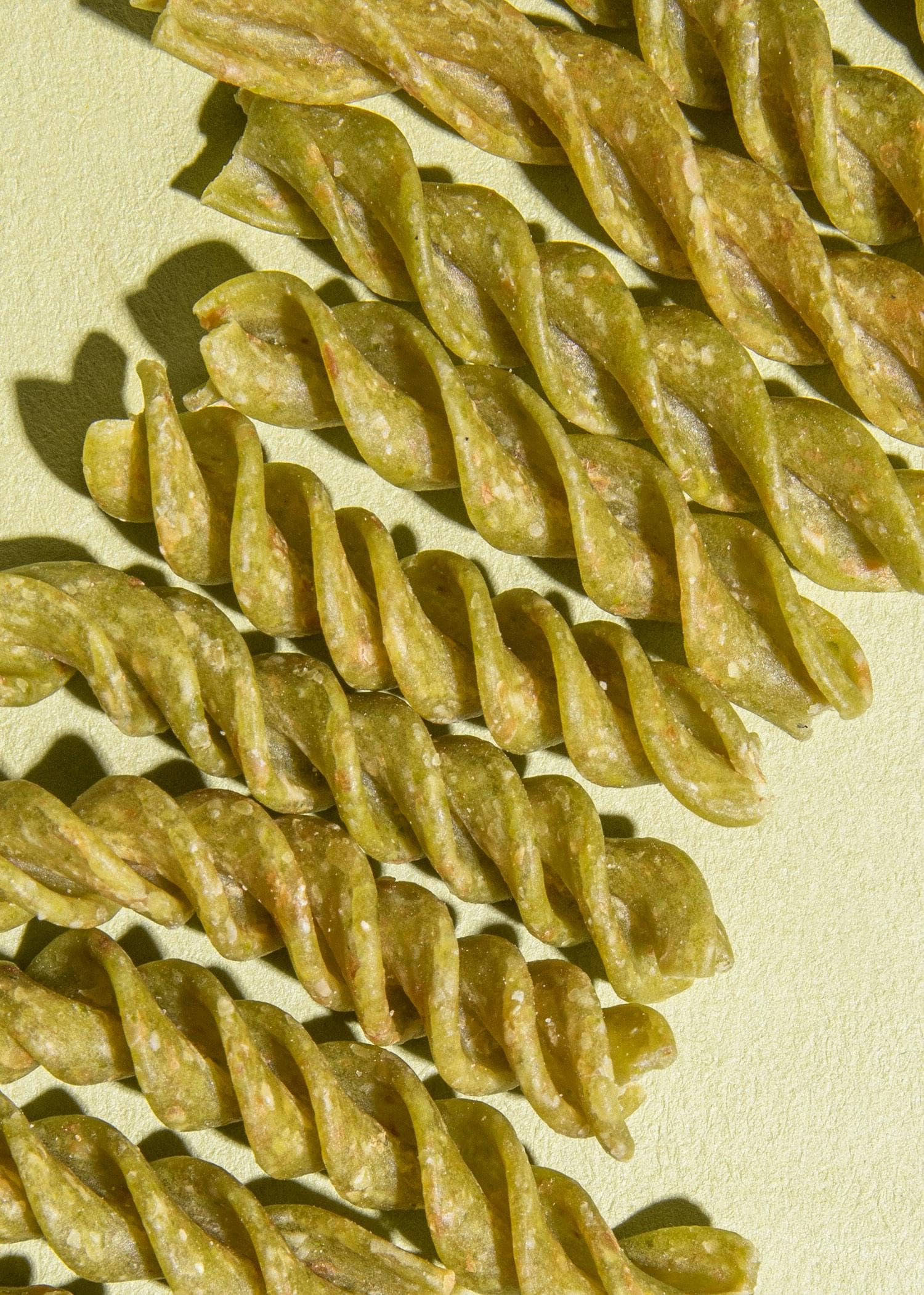 KoRo - Bio Fusilli aus grünen Erbsen 2 kg - Pasta aus Erbsen- und Leinsamenmehl - Proteinreich - 2 kg-Großpackung