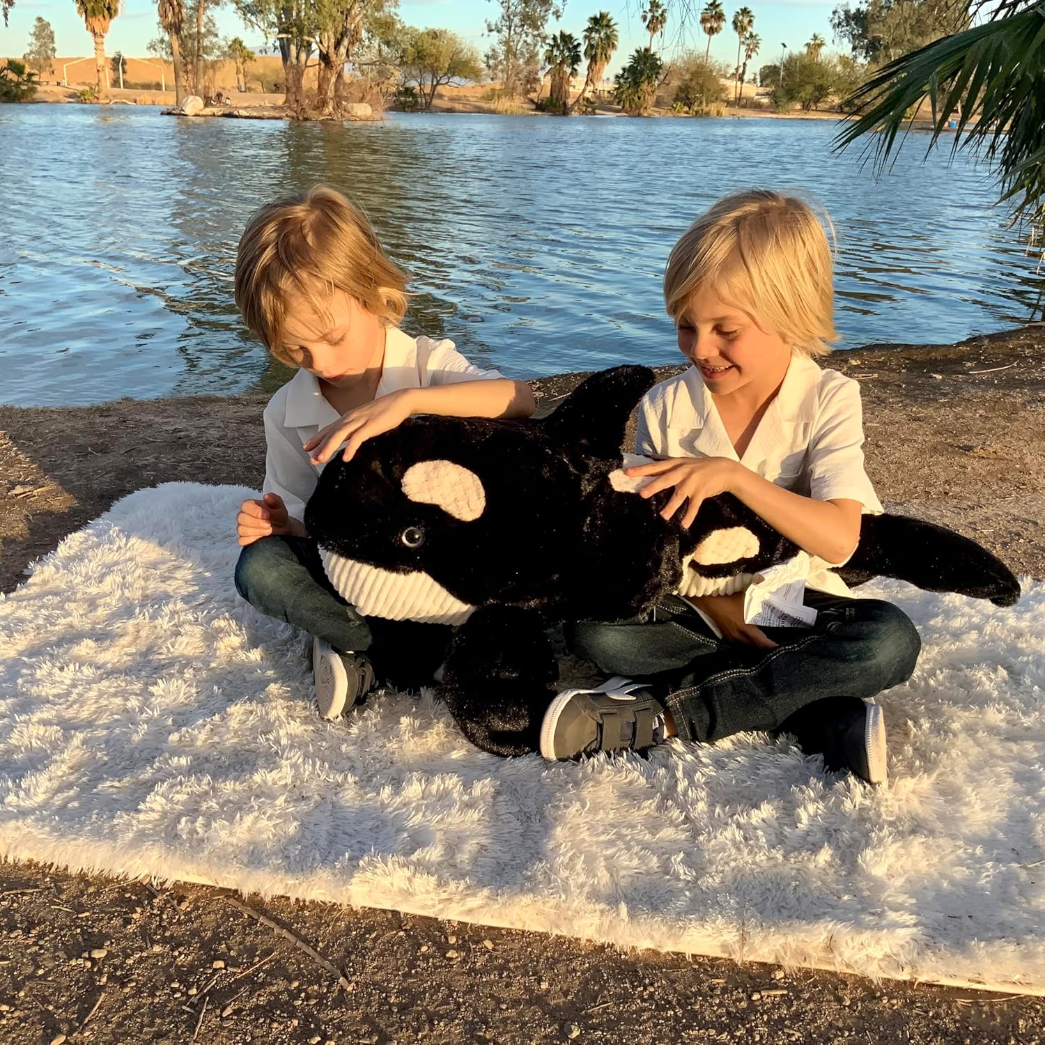 Tezituor 31inch Orca Stuffed Animal, Soft Stuffed Orca Plush Toy, Cuddly Killer Whale Stuffed Animal Blackfish Sea Animal Gift for Kids Boys Girls on Birthday Christmas