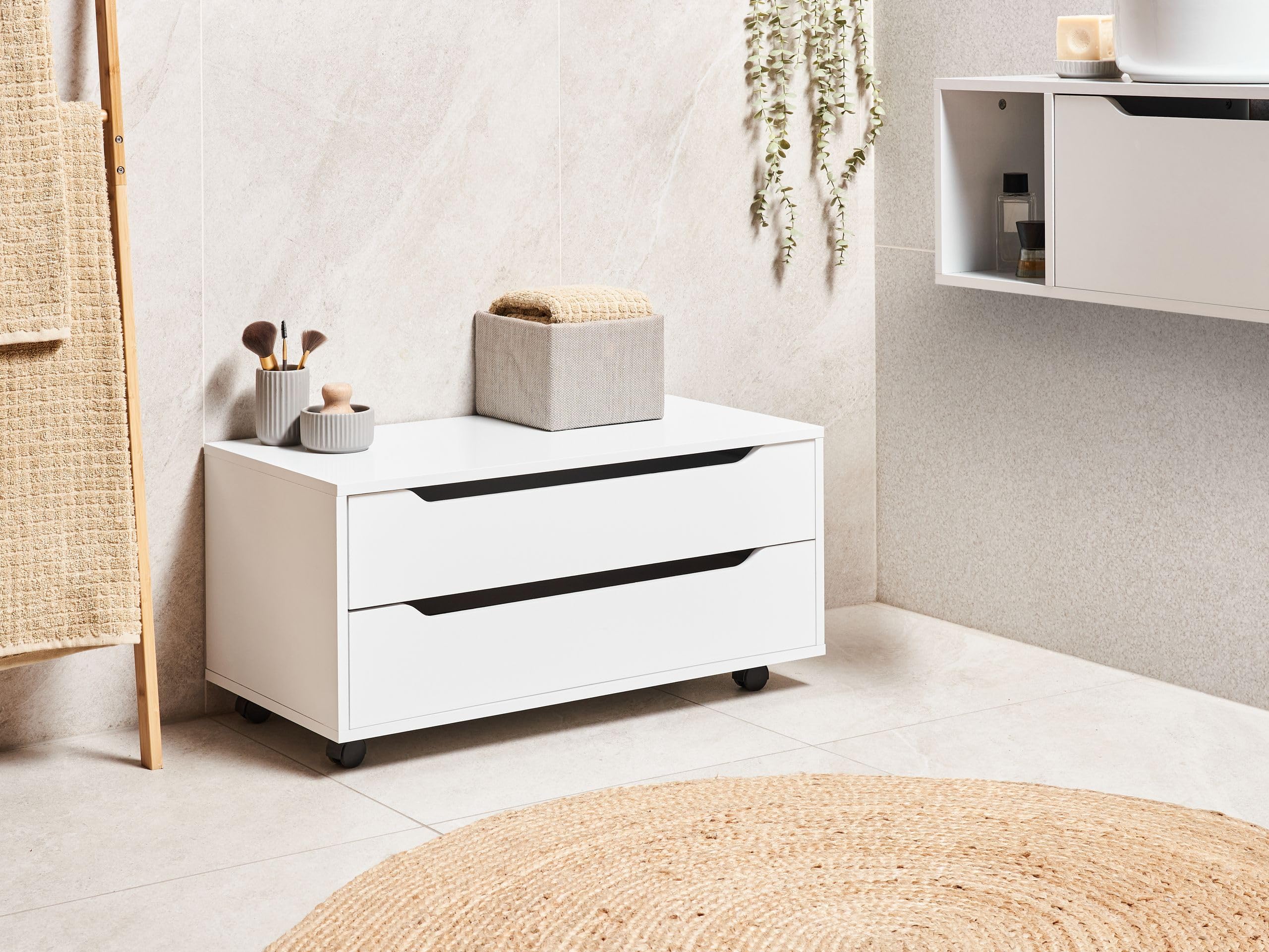 Beliani Mueble de baño de MDP Material sintético Ruedas 2 cajones almacenaje de baño Blanco Osasco