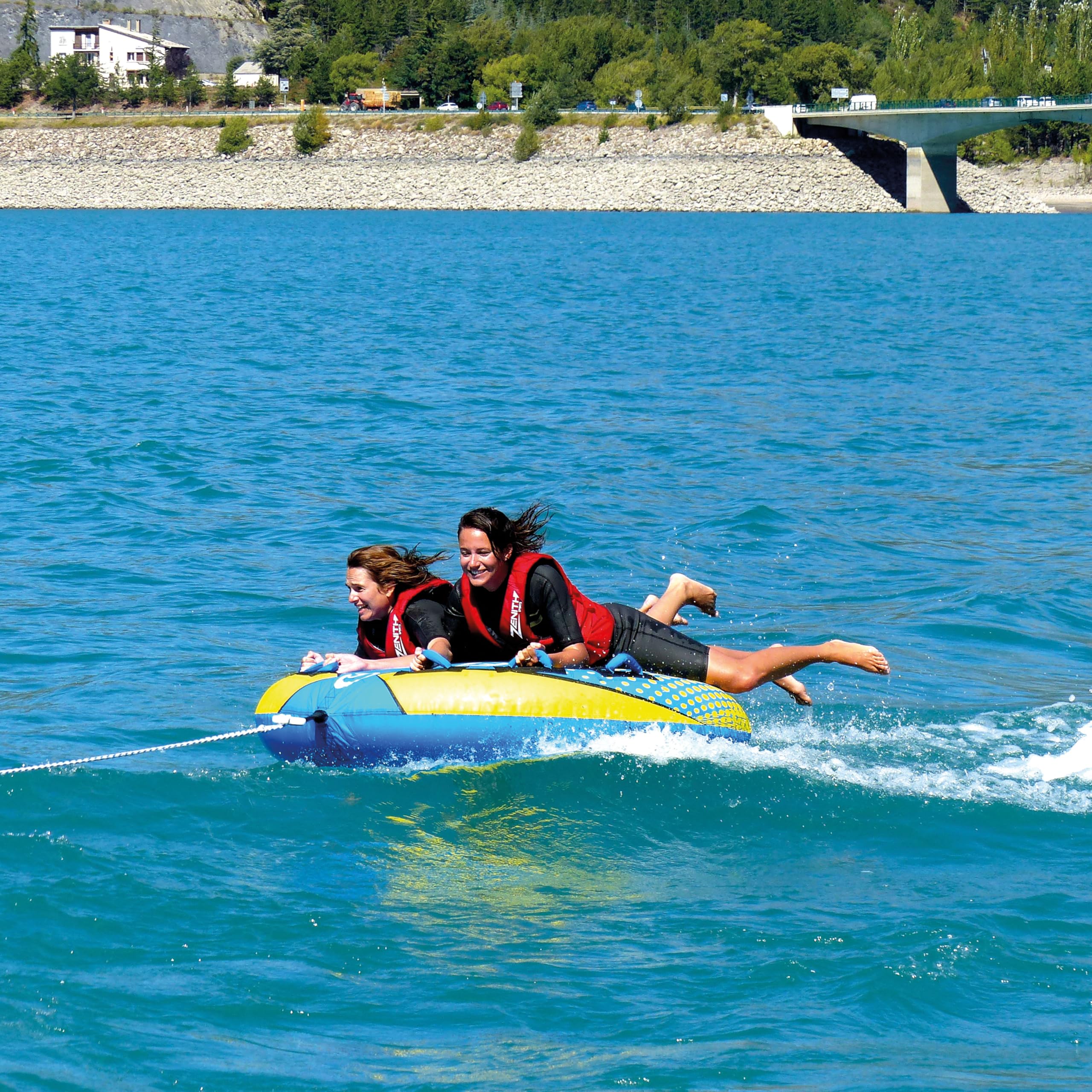 SPINERA Flight Towable Tube 1–4 Personen – Aufblasbarer Wasserreifen für Boot, Full Covered, 420/840 Denir,Eva-Polster, Boston Valve – Quick Connector Hook, Acttion 100%