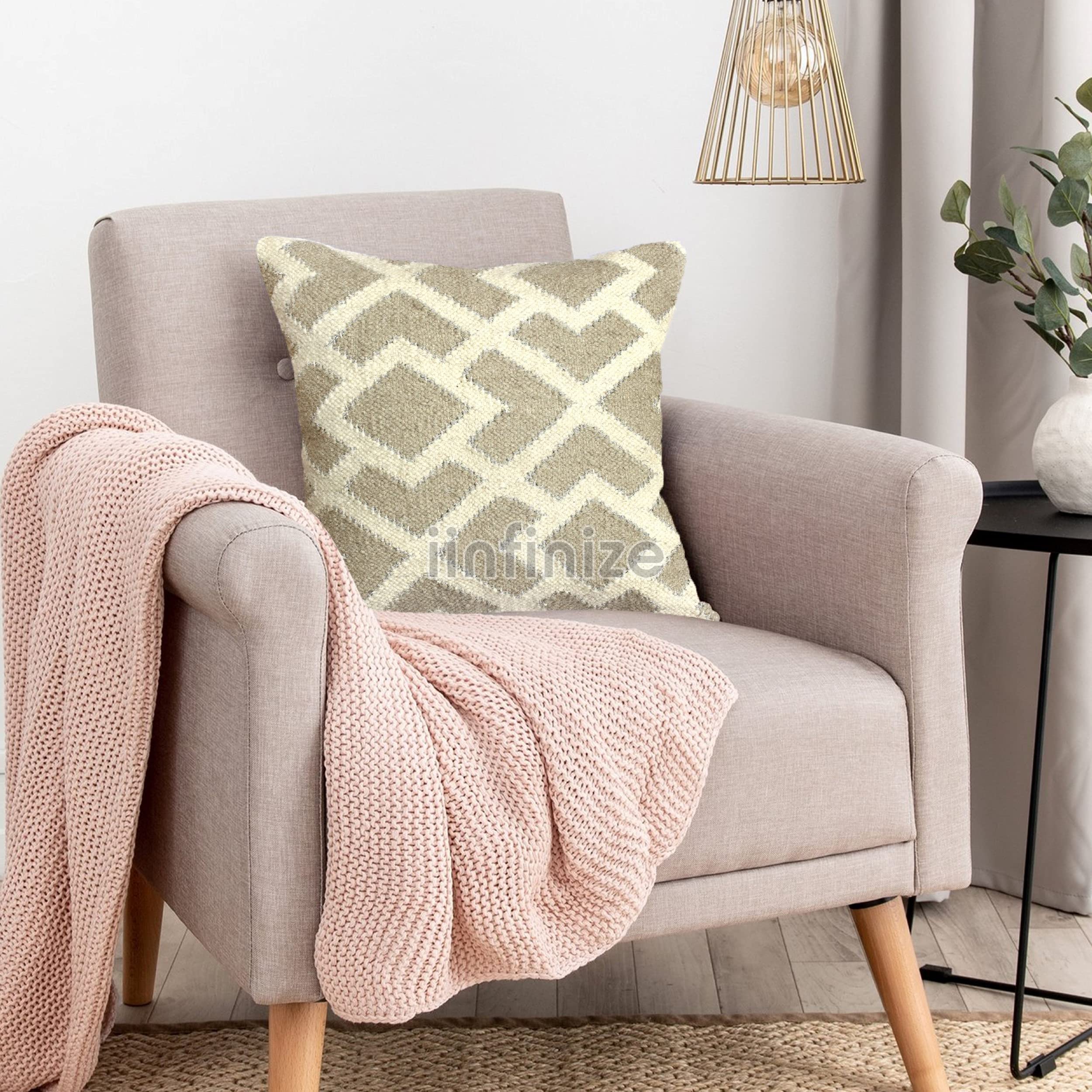 Taie d'oreiller en jute motif bohème pour un salon style kilim