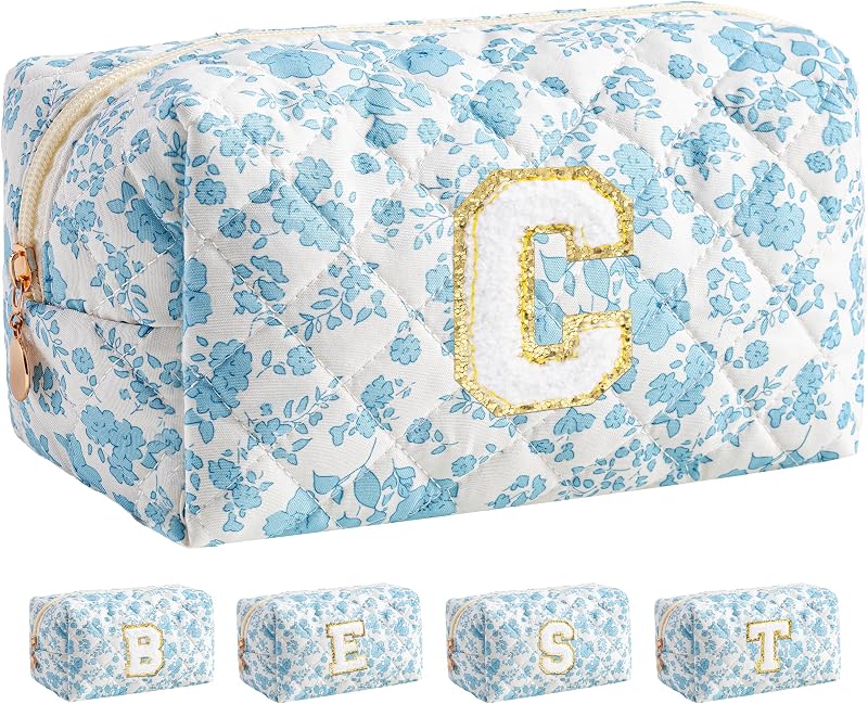Necessaire de maquiagem HBselect com inicial, algodão matelassê e estampa floral azul