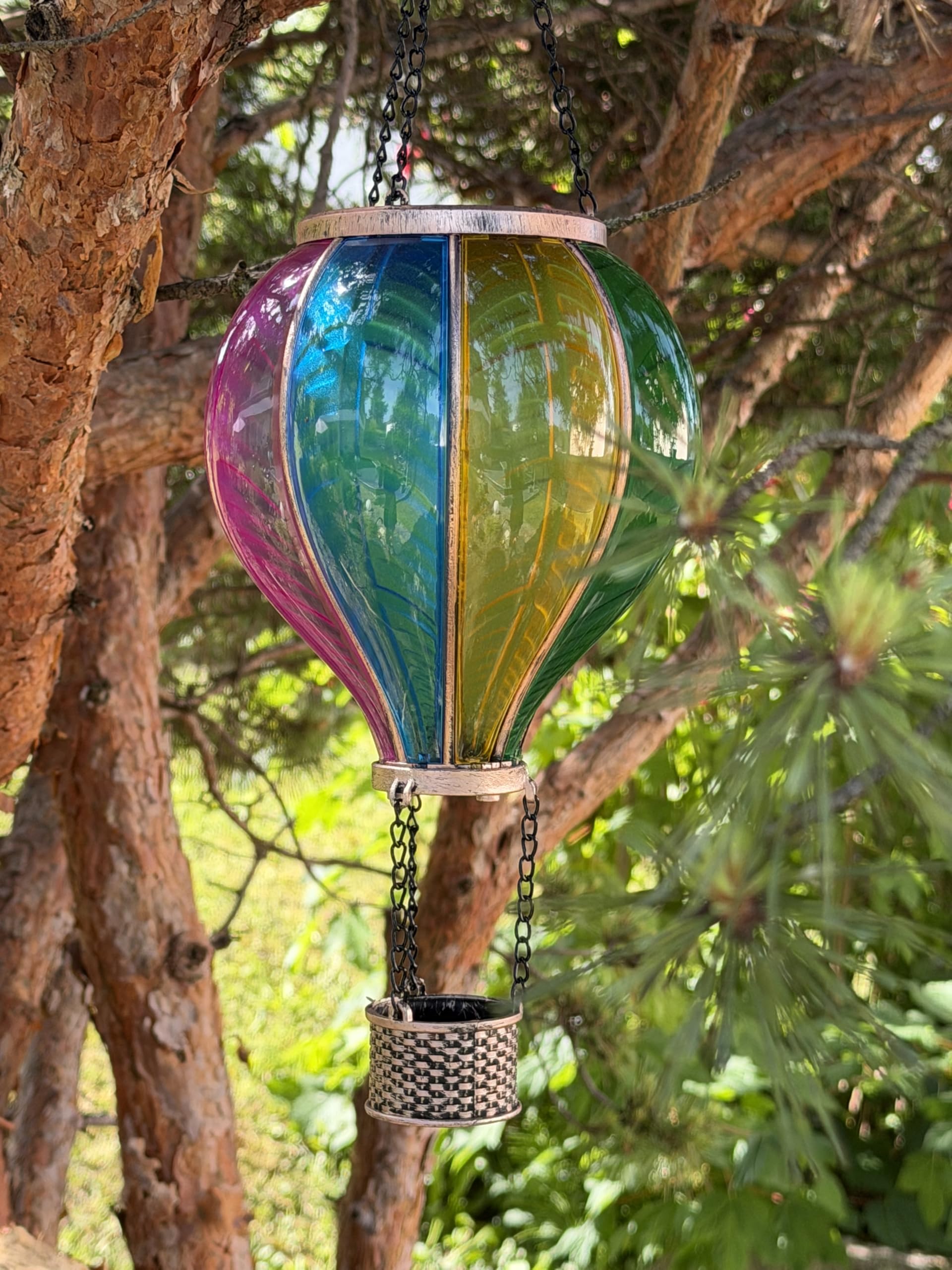 LED Solar Heißluftballon zum Hängen – Gartenleuchte mit Farbverlauf mit Flammeneffekt - Deko für Balkon, Terrasse & Garten