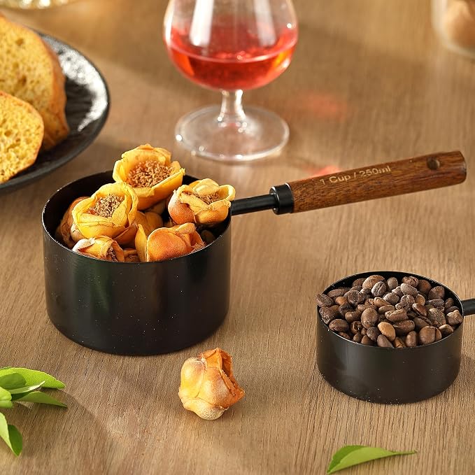 Set de 8 vasos medidores y cucharas con mango de madera miniatura 5
