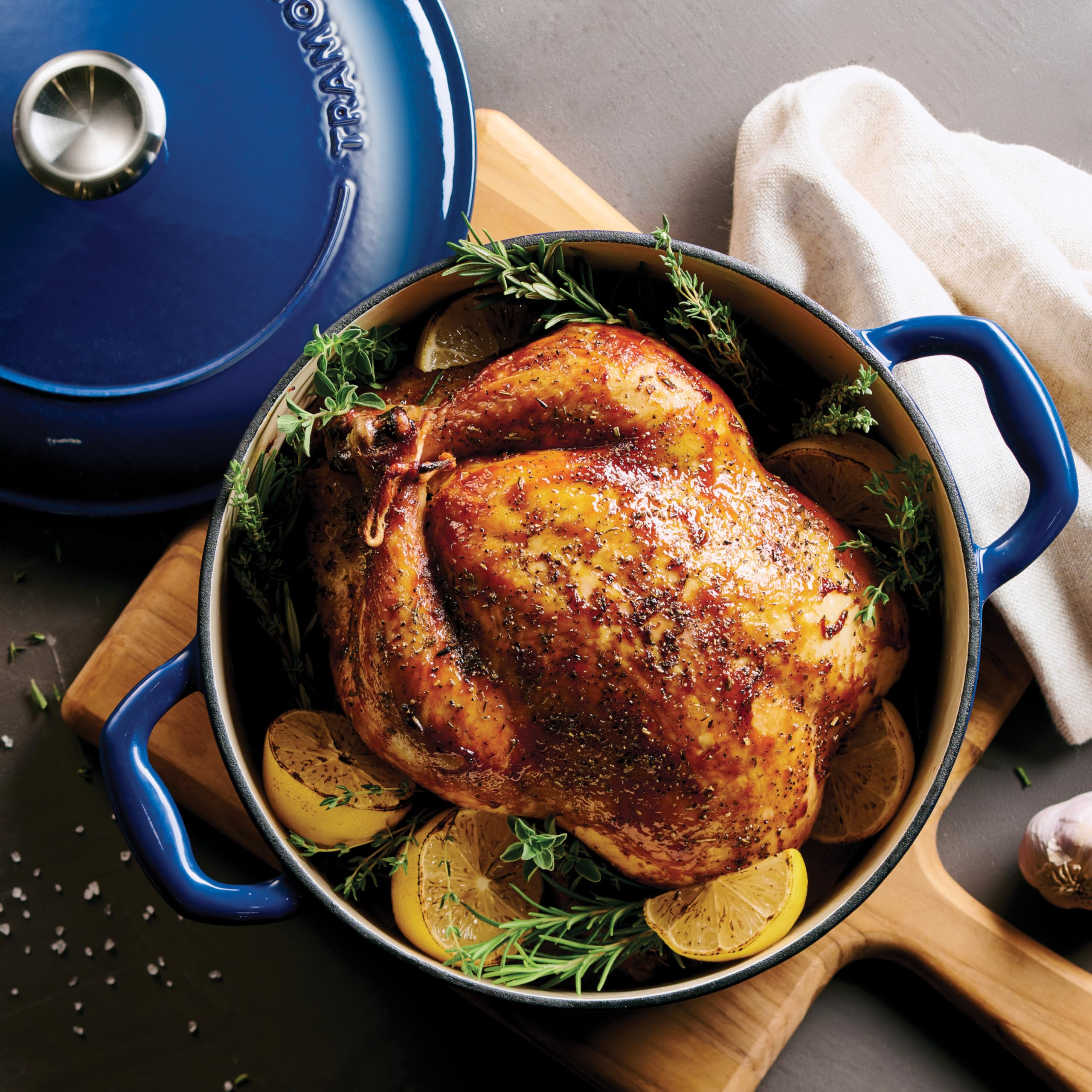 TRAMONTINA Bestow Round Dutch Oven 5.2L with Lid | Enameled Cast Iron Casserole Pot & Biryani Pot | Even Heat Retention | Low Oil Healthy Cooking | No Seasoning Required | All Cooktops Compatible | Blue