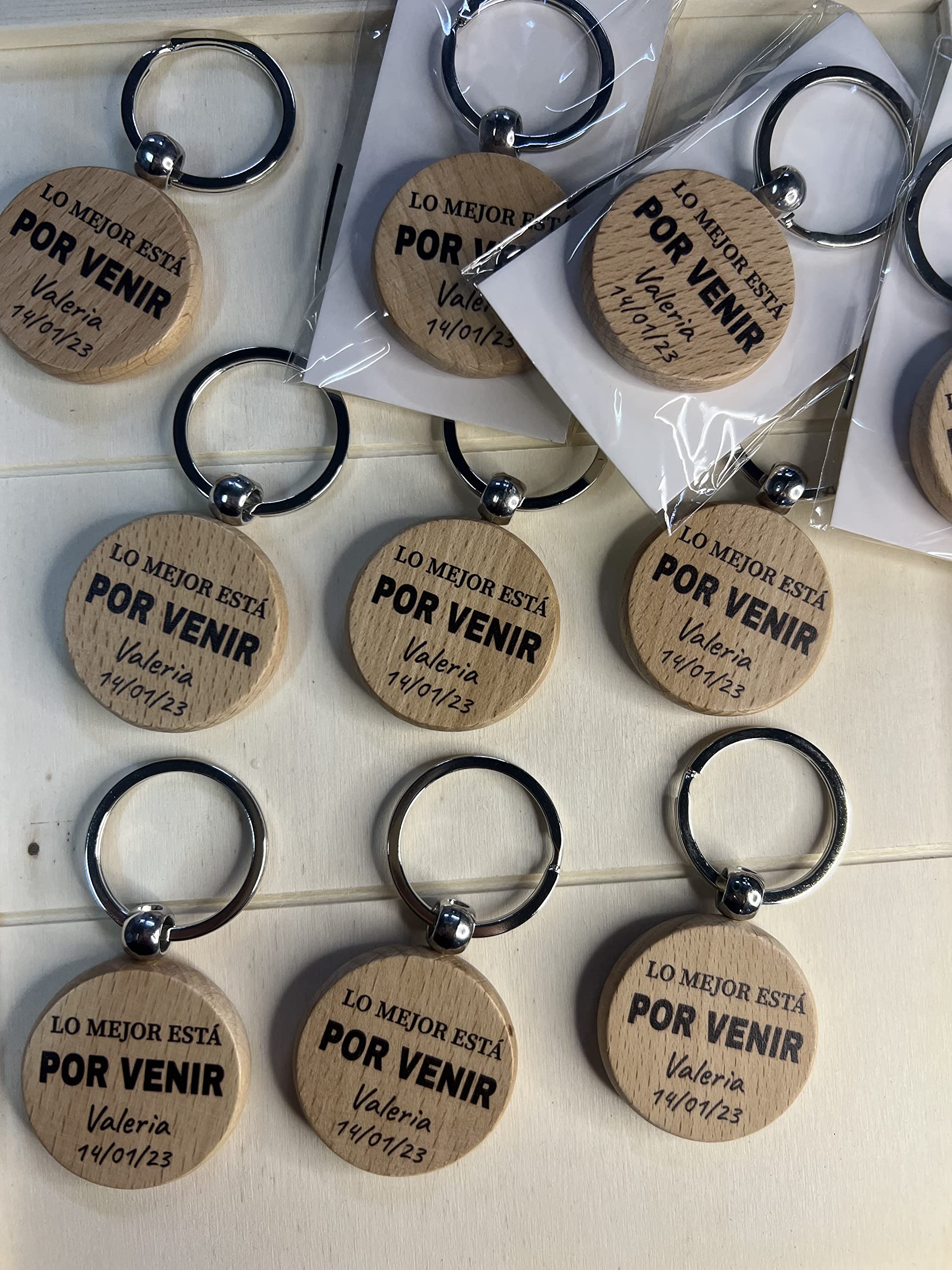 Uvimark - Llaveros de Madera Personalizados - Llaveros Originales - Regalos de Empresa - Detalles de Boda - Comunión - Bautizo