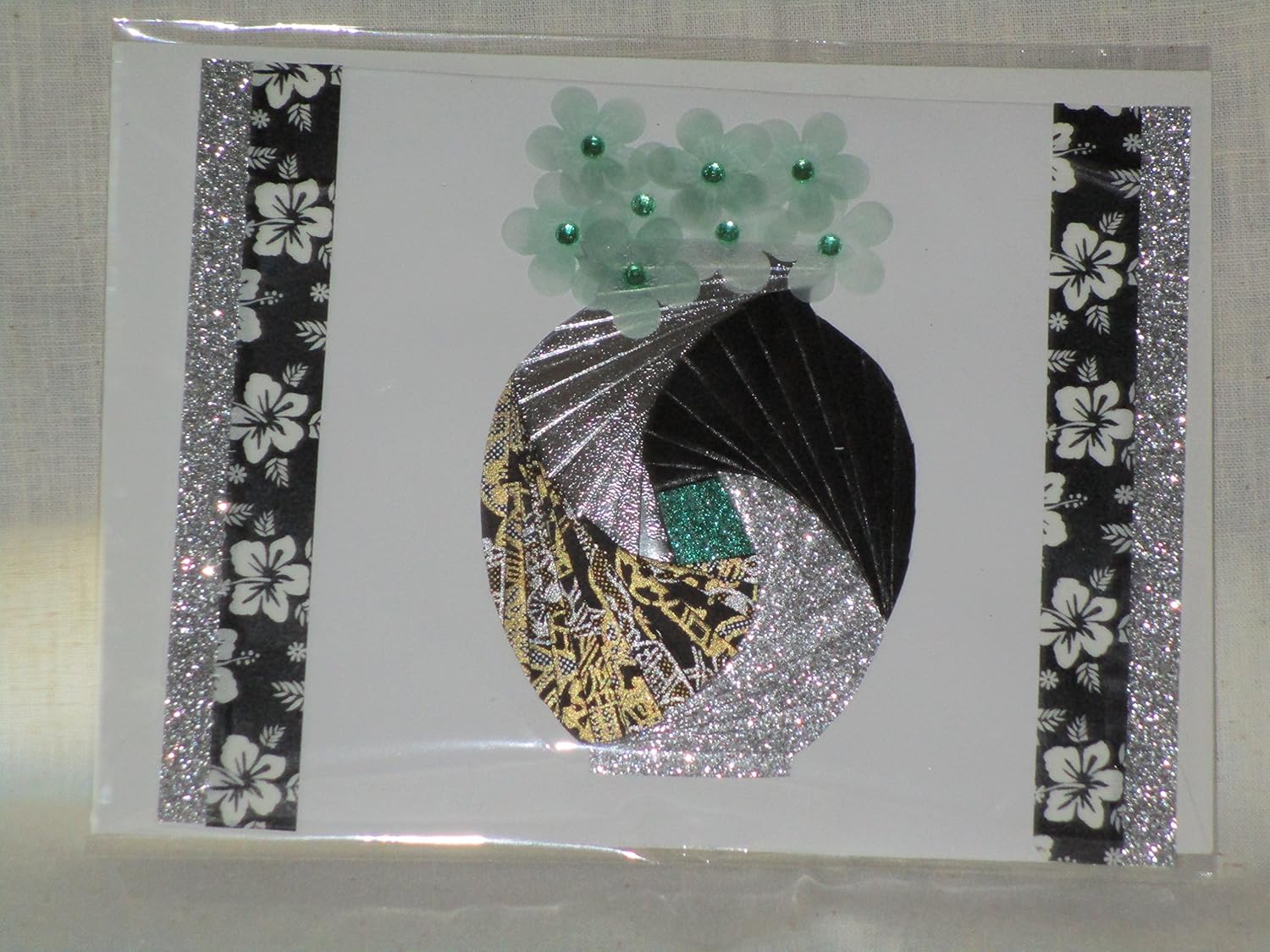 HAND MADE IRIS FOLDING VASE WITH GREEN FLOWERS GREETING CARD Handmade Products