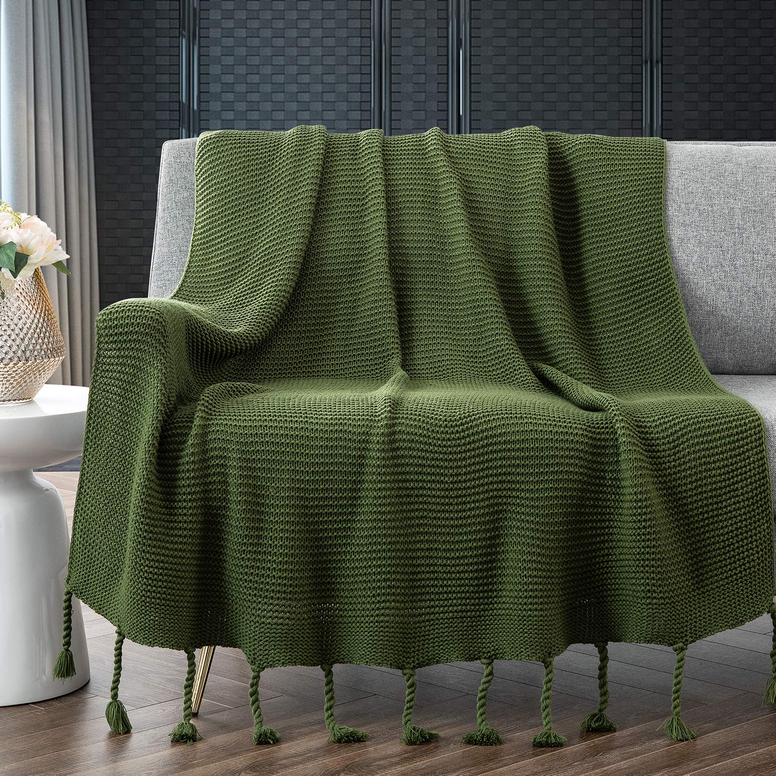 RUDONG M Knitted Throw Blanket with Fringe, Forest Green Knit Throw Blanket for Couch Bed Sofa 50" x 60"