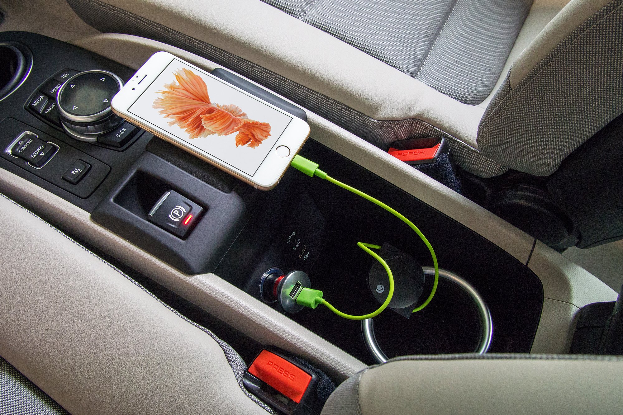 未使用・未開封品) Deff カーシガーチャージャー シルバー