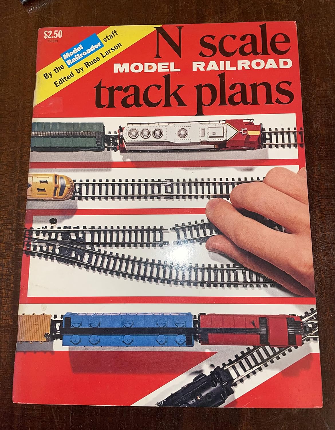 N Scale Model Railroad Track Plans Larson, Russ 9780890245095 Books