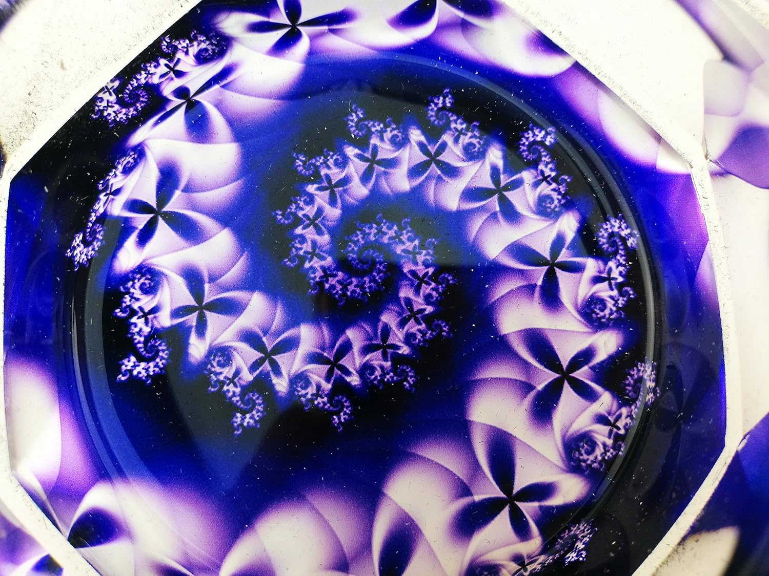 Winterworm Beautiful Colorful Transparent Octangle Shape Diameter 3.9" Cigar Cigarette Crystal Glass Ashtrays with 4 Grooves Home Office Tabletop Desk Decoration (Purple Flowers)