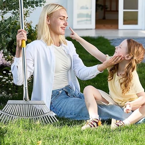 Miniatura 6 de Yocada Rastrillo de hojas de jardín de 19.3 pulgadas, ancho, resistente, ajustable, mango largo, rastrillo de jardín para hojas de césped (25