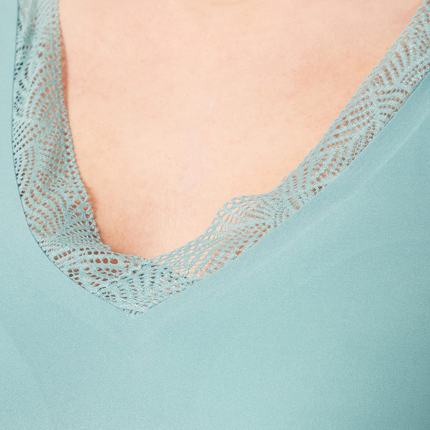Chantelle Soft Stretch Padded Top w/Hook and Eye
