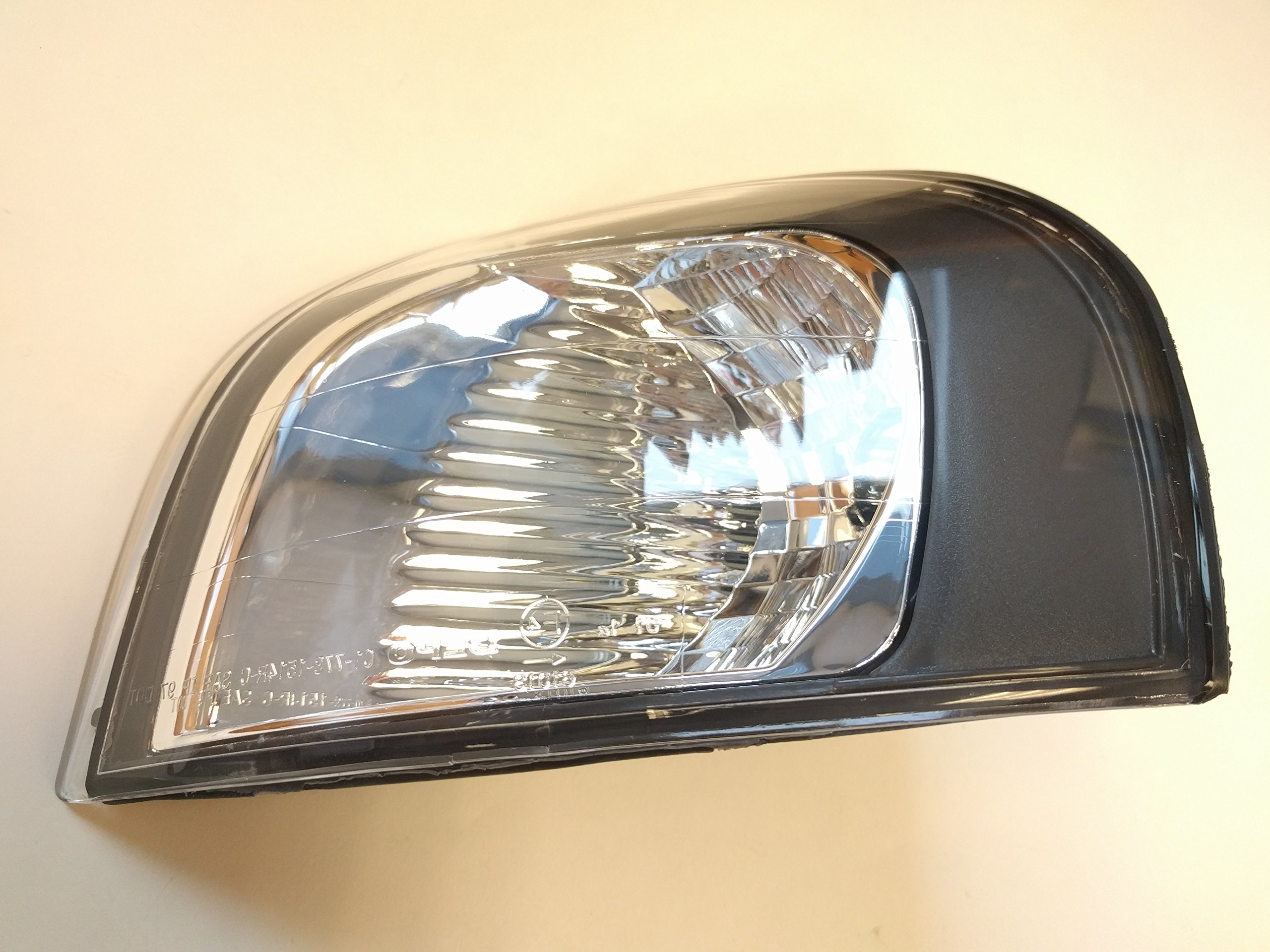 Corner Parking Turn Signal fits Volvo S80 2000-2003 Drivers/Left Side w/ Black Bezel 8620463