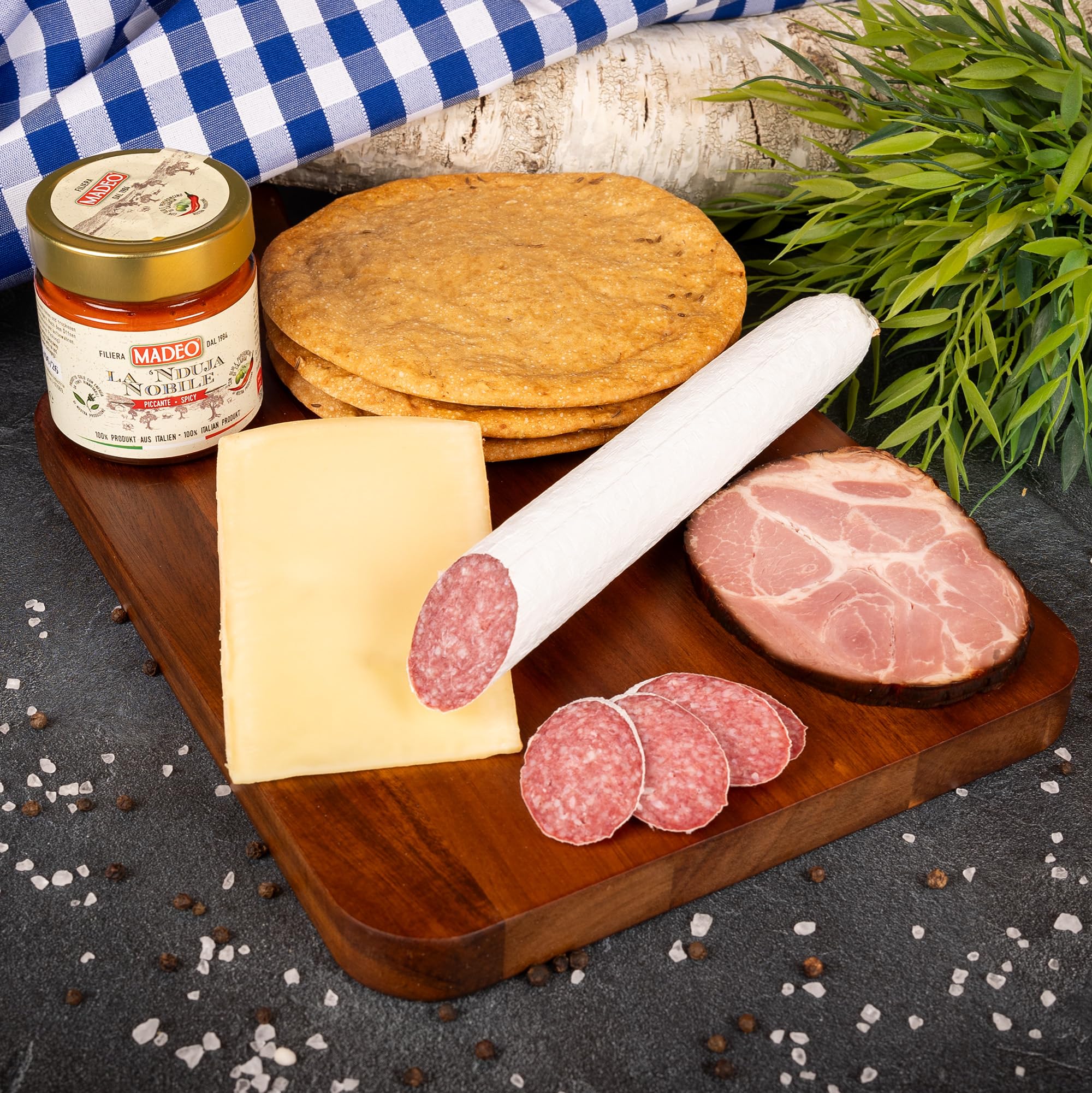 WURSTBARON® Brotzeitpaket Dolce Vita Geschenkset mit Nduja, Speck, Käse, Salami und Brot