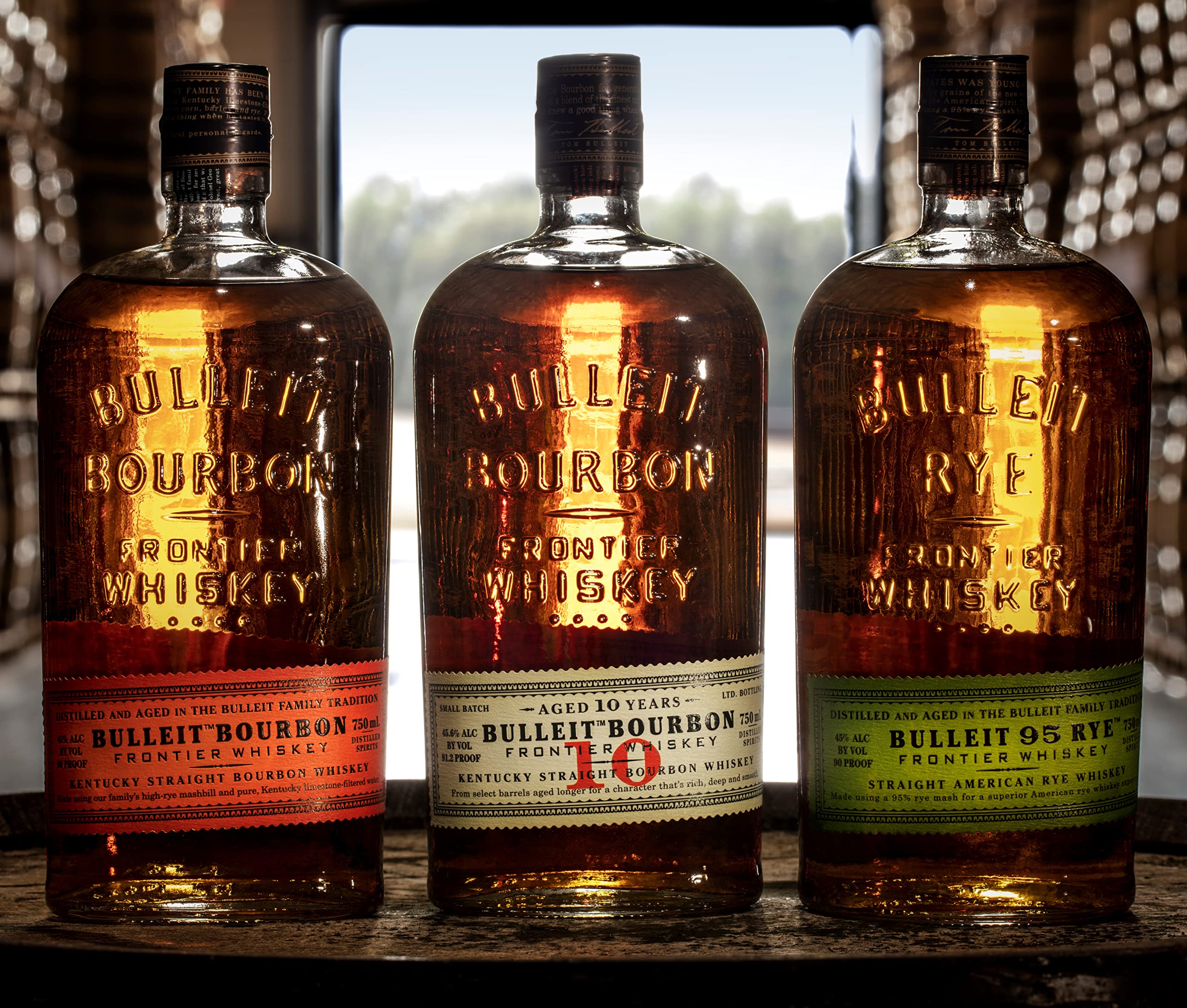 Bulleit 10 Jahre Bourbon American Frontier Whiskey, Ultra-Premium-Whiskey, handgefertigt in Kentucky, 45.6% Vol, 700ml Einzelflasche