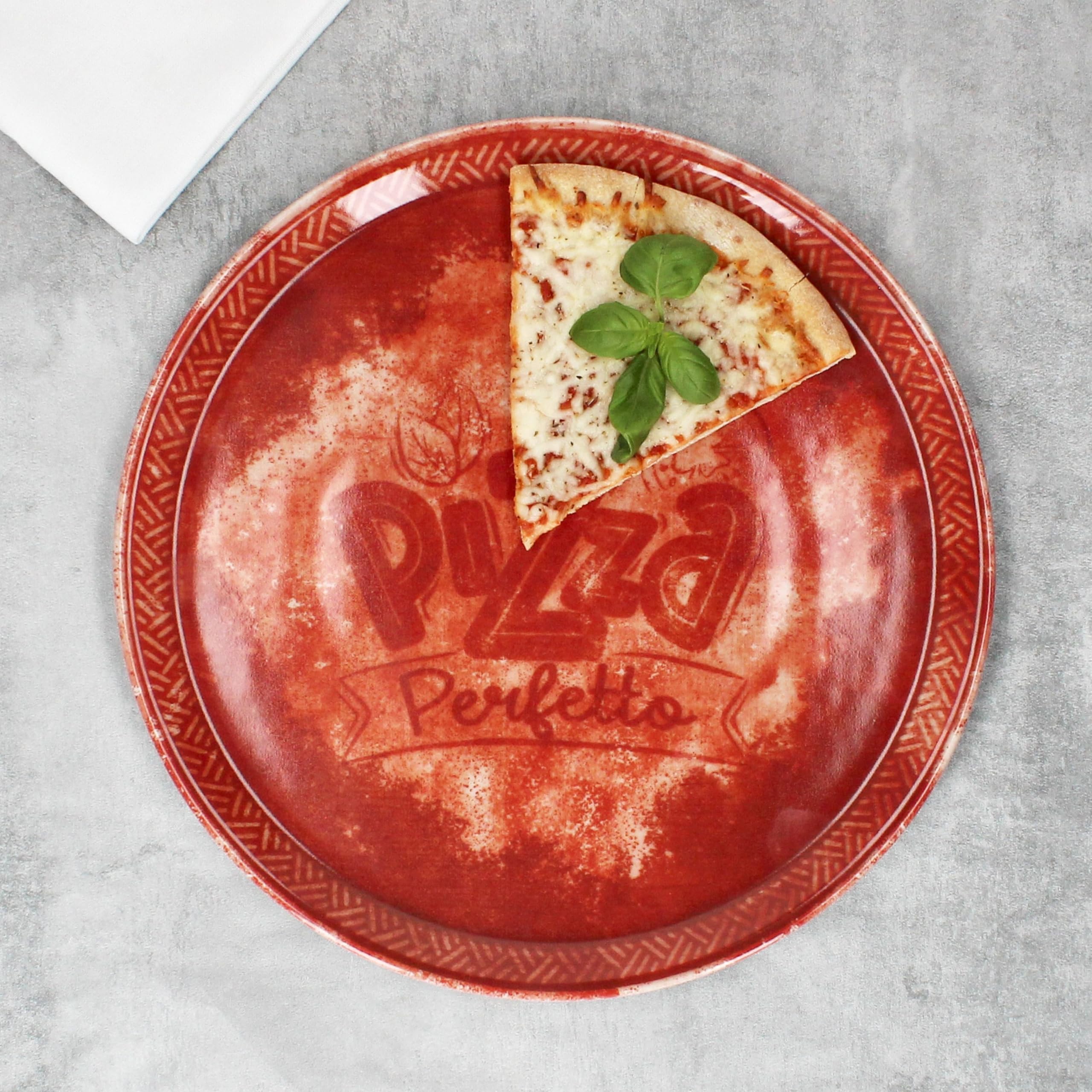 MamboCat Perfetto zestaw 4 talerzy do pizzy Ø 31,5 cm I czerwone I dla 4 osób I rustykalne talerze porcelanowe do pizzy, flambirów i wielu innych I duże talerze obiadowe z dekoracją i napisem