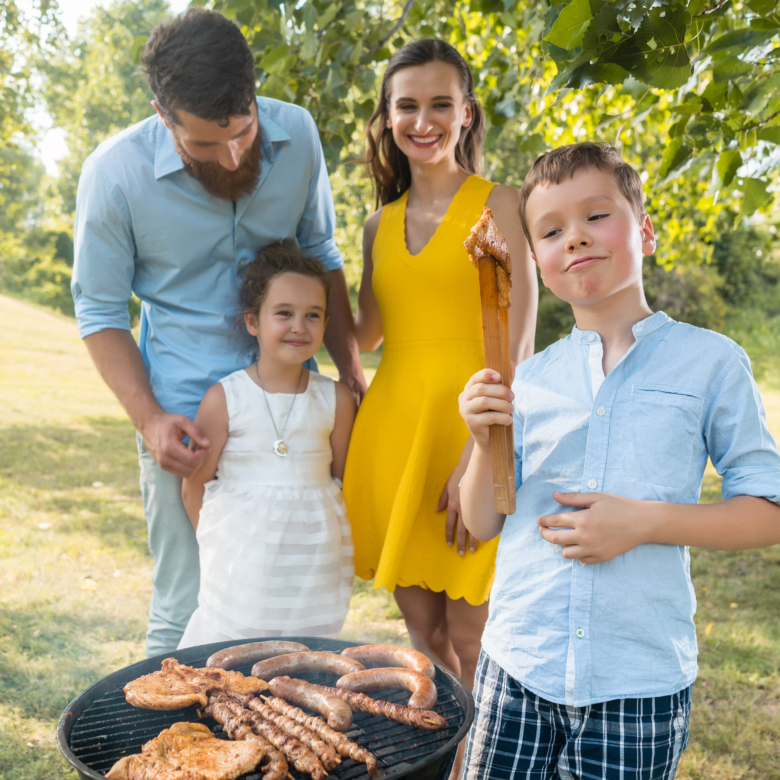 Barbacoa BESCH Redonda con 3 Patas Desmontables de Acero 37 x 37 x 39 cm con Bandeja y Tapa - Parrilla Barbacoa de Carbón o Madera Exterior, Camping y Picnic
