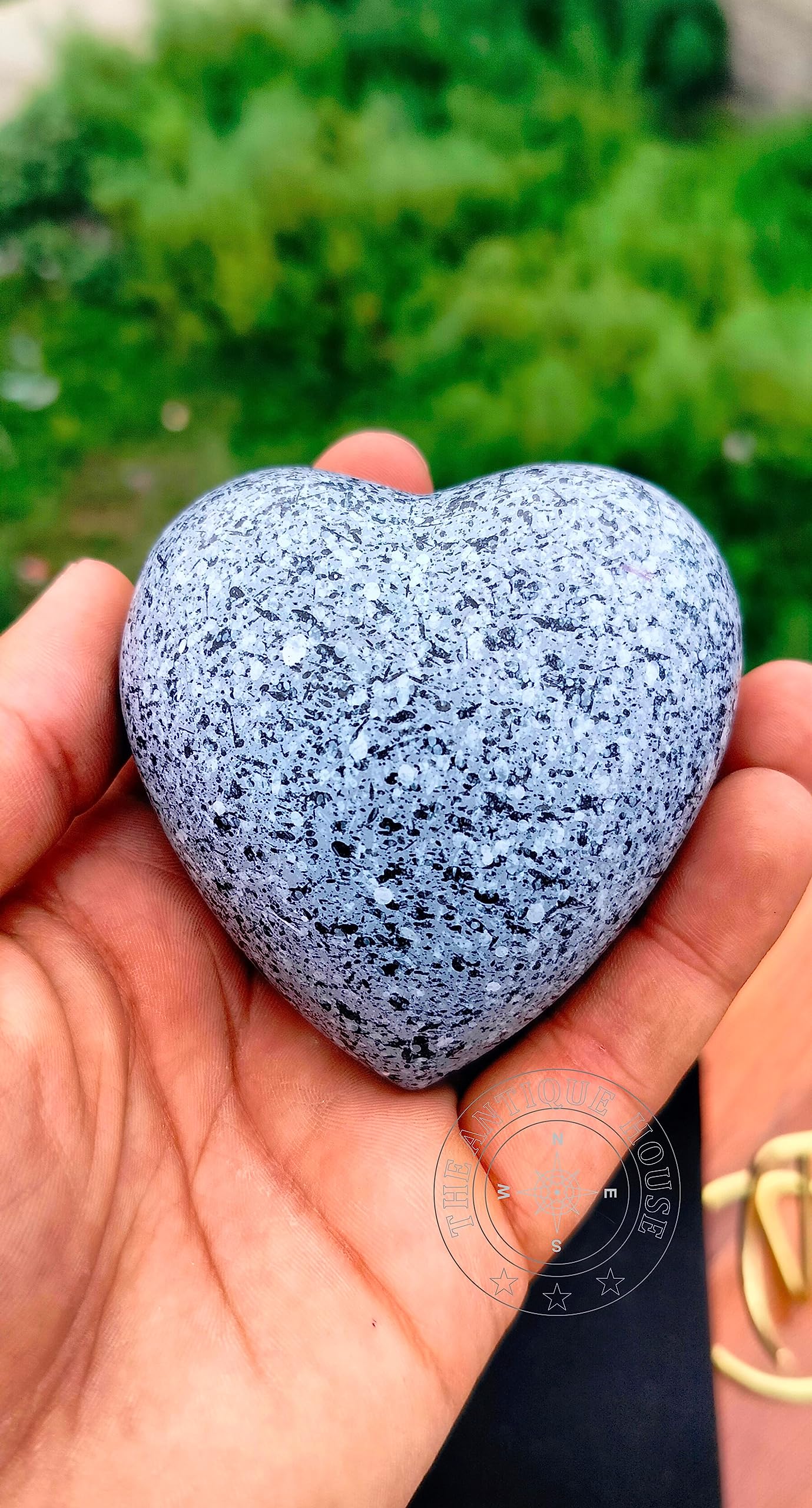 Urna de cremación gris para cenizas, urna de corazón con caja negra y soporte de latón, mini urna para tu ser querido, adulto y entierro funerario para adultos y bebés
