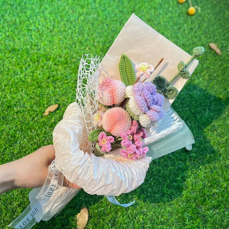 Amazon｜JOMODECOR 手作りローズ モモ果物 毛糸の花束 勿忘草