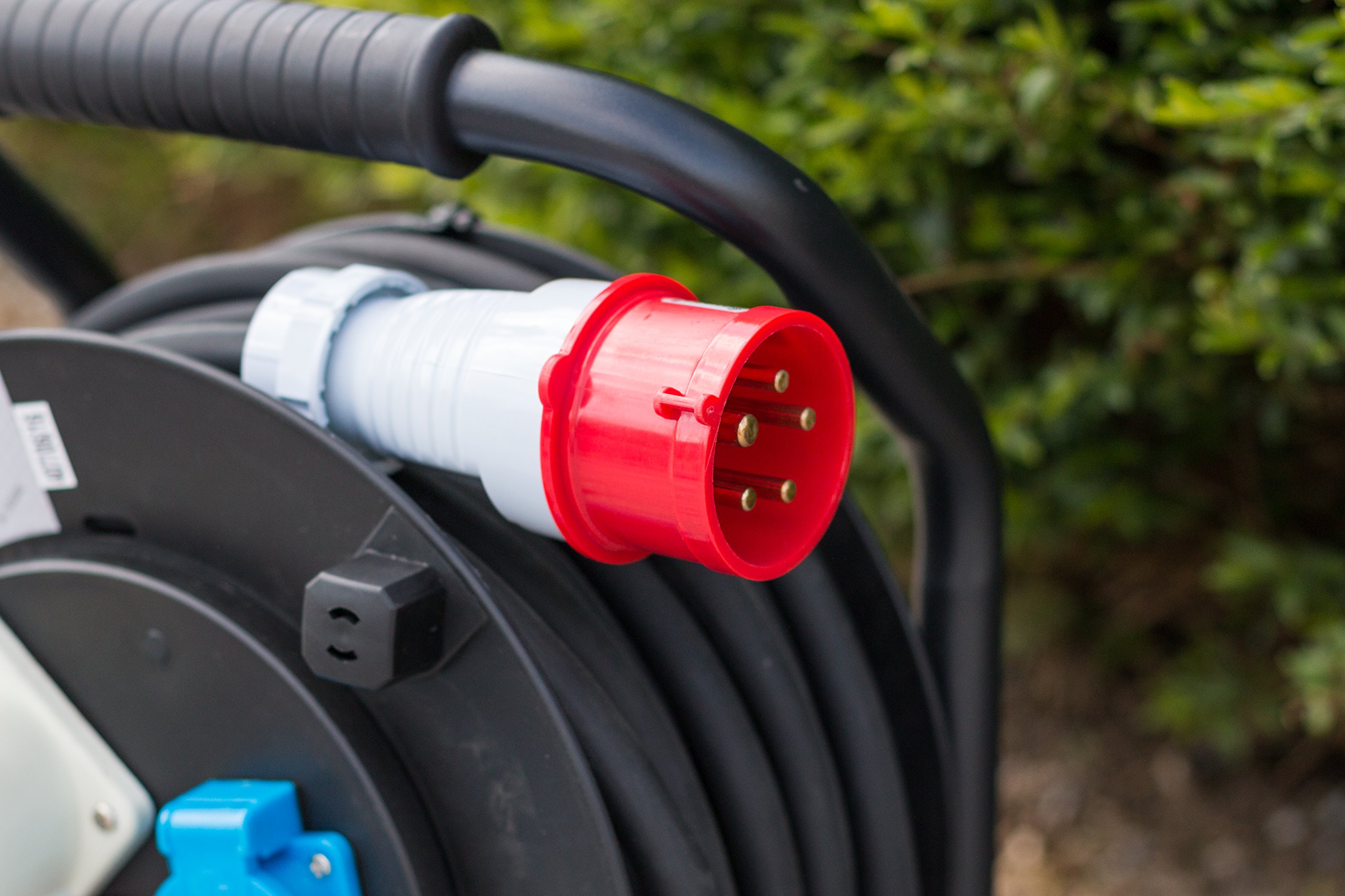 Meister Kabeltrommel H07RN-F5G2,5, IP44 - 20 m Kabel - Thermoschutz-Schalter - Outdoor / Kabelrolle mit CEE- & Schuko-Steckdosen / Kabelbox mit Verlängerungskabel / Leitungsroller mit Kurbel / 7435900