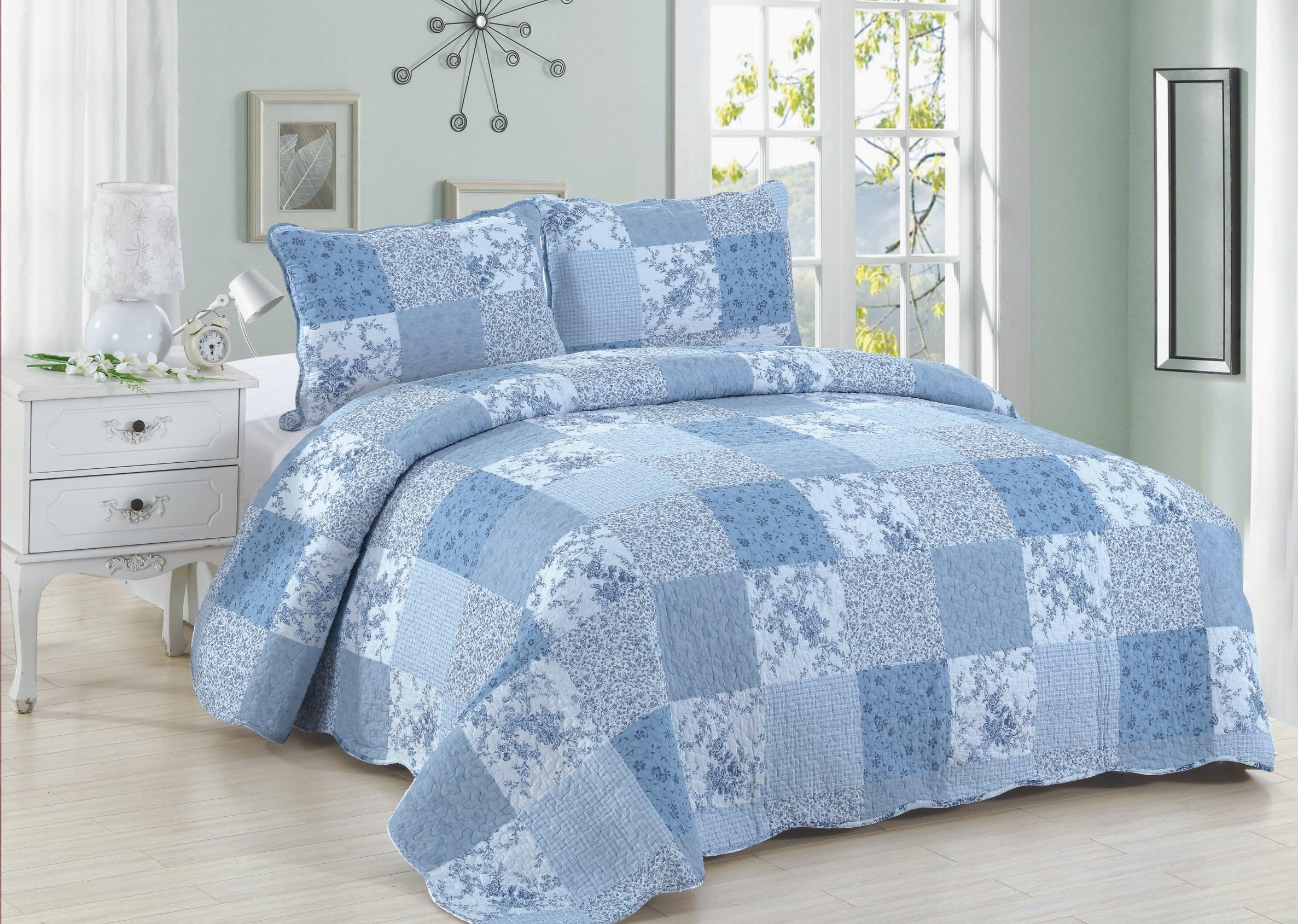 American HometexBlue Patch Queen Quilt Set