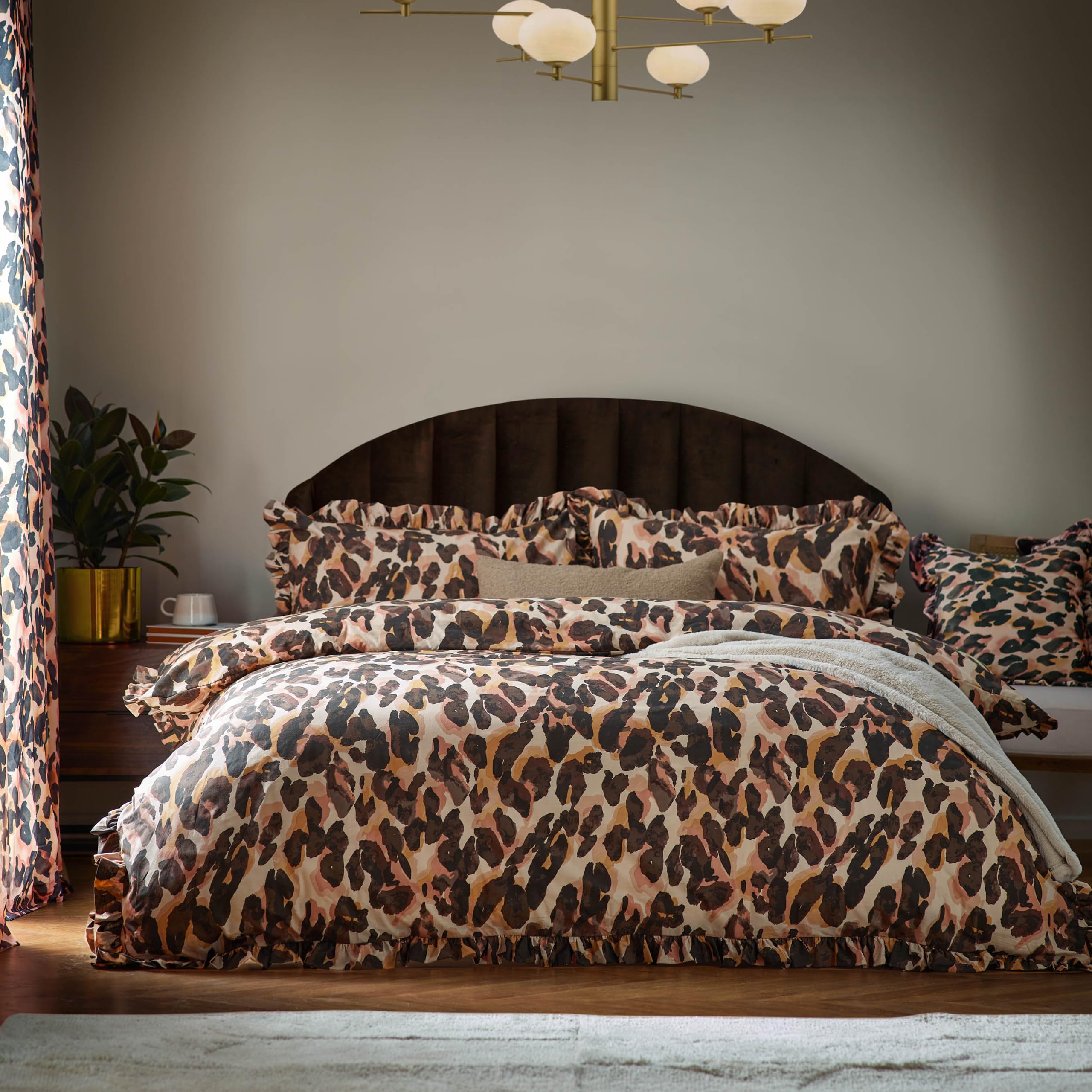 Leopard Polyester Animal Print Duvet Cover Set with Pillowcases Included