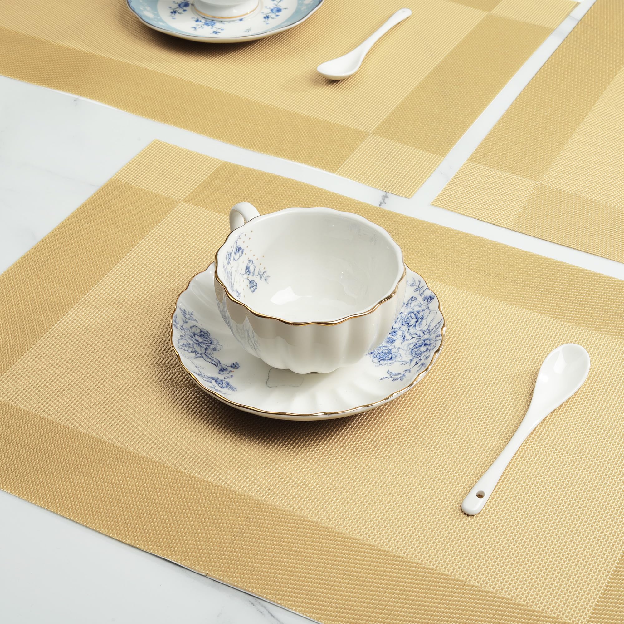 fanquare Placemats 45x30 cm Washable PVC Table Mats for Dining Table Woven Vinyl Heat Resistant Place Mats Wipe Clean Set of 6 Gold - Image 3