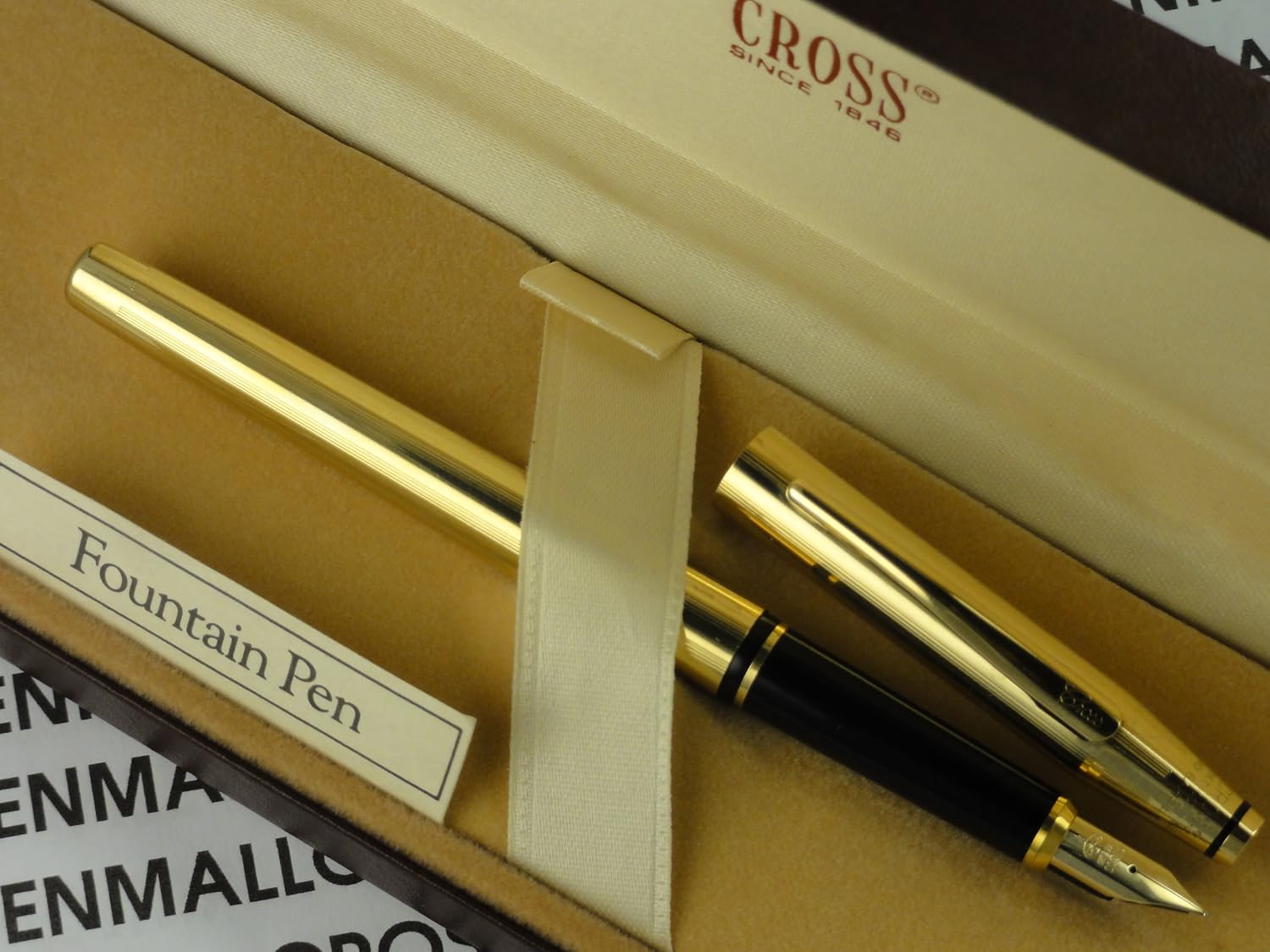 Cross Made in the USA Century Classic 18k Gold Rolled/filled Barrel with Solid 14k Gold Medium Nib Fountain Pen