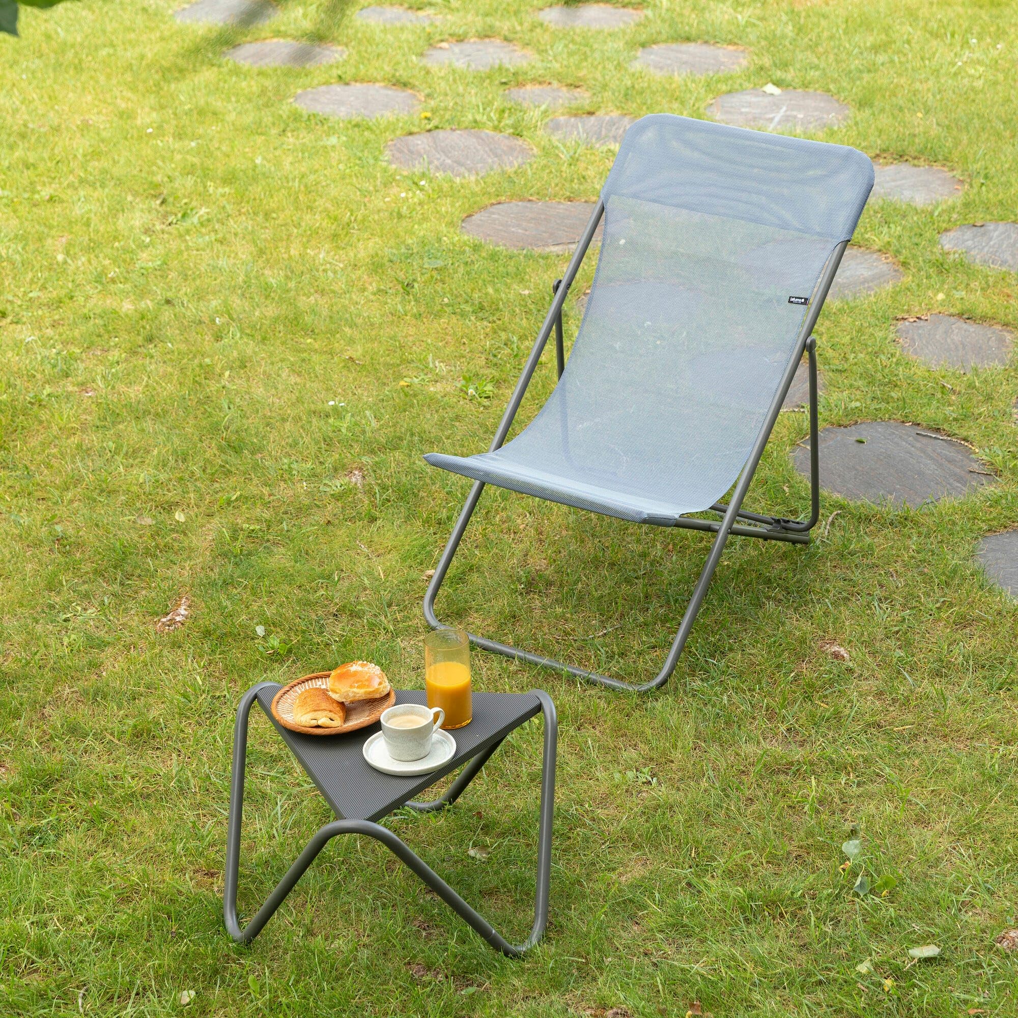 Lafuma MOBILIER - Transat Pliant Multiposition Maxi TRANSAT - Toile Batyline Résistante - Chaise Longue Pliante Terrasse et Jardin - 4 Positions, Tout Confort, Fabriqué en France - Bleu Ocean