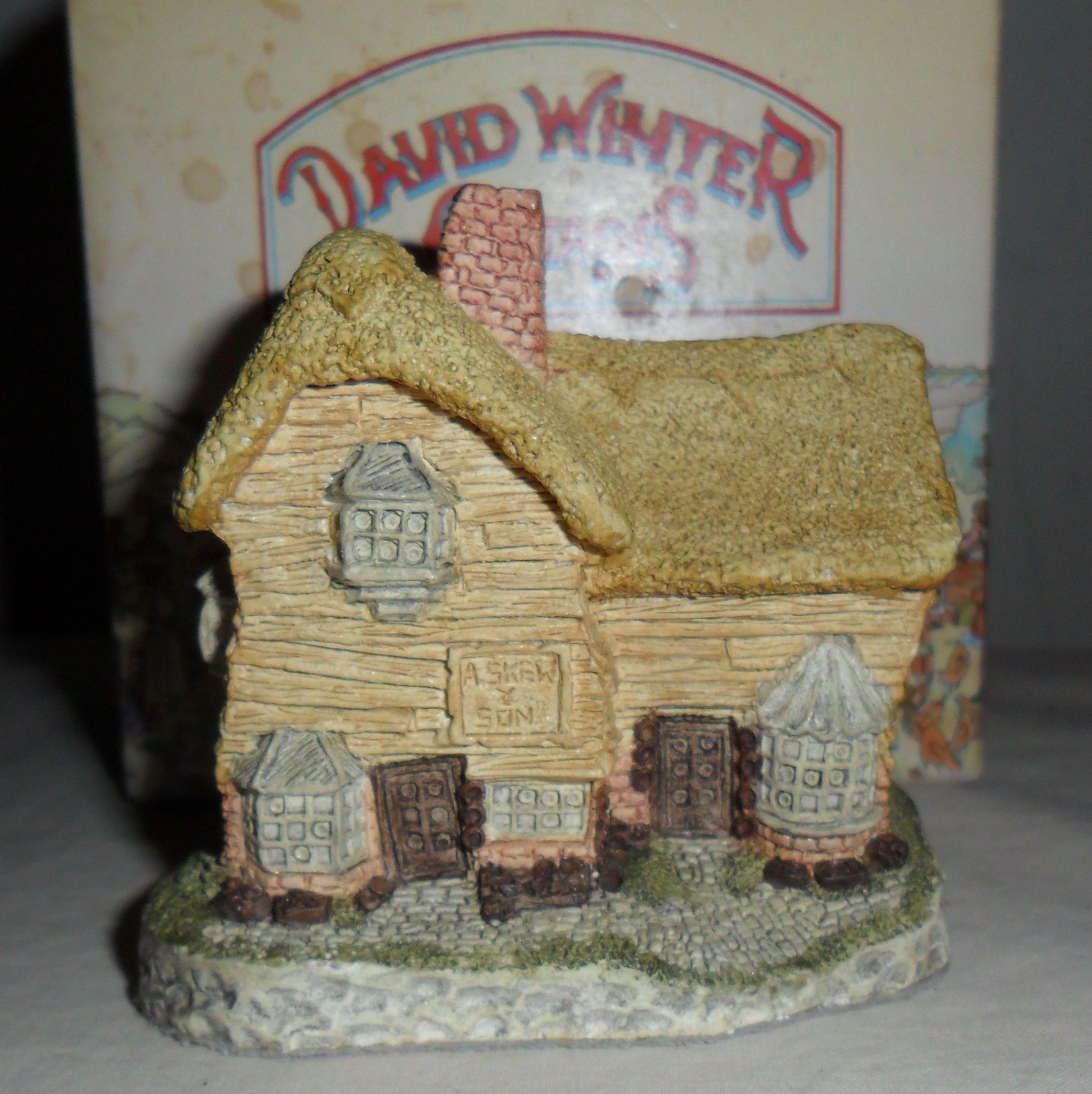 David Winter Cottages - Village Shop (1982)