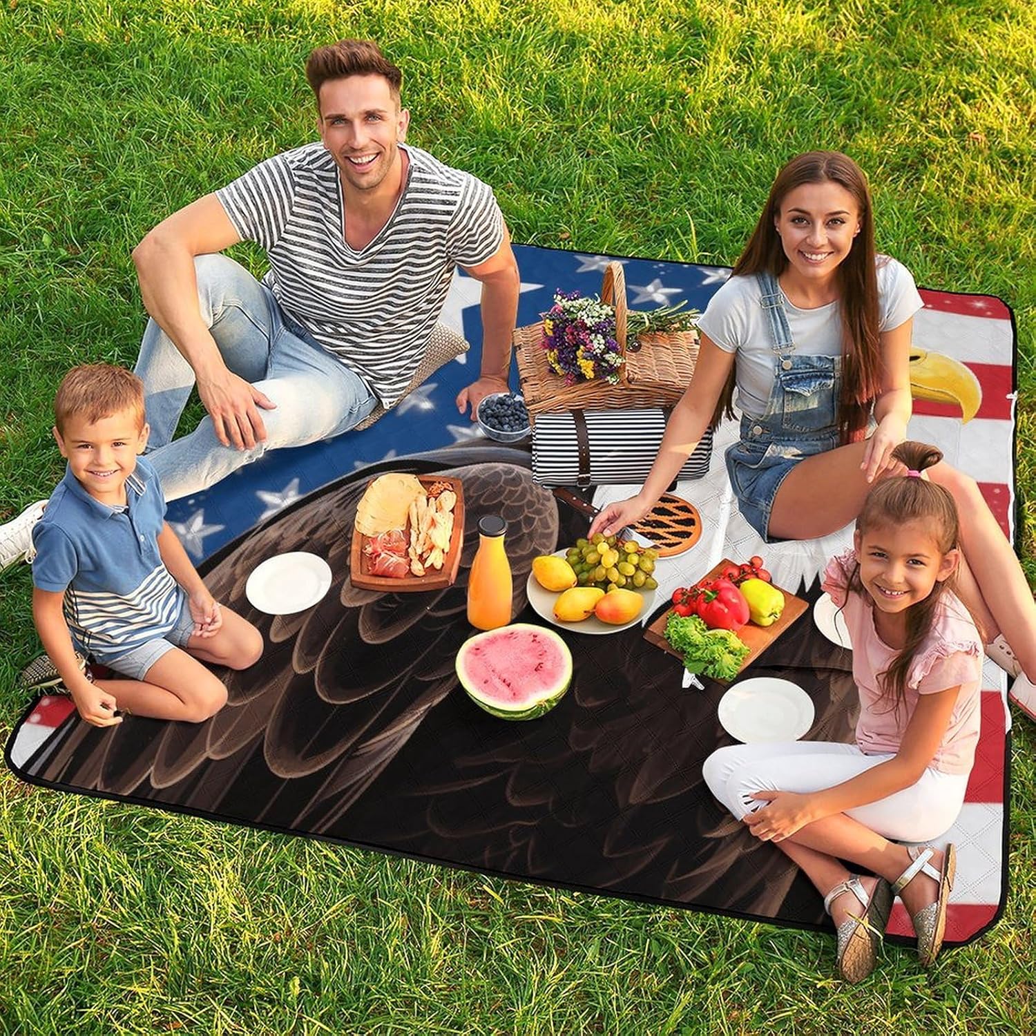 American Eagle Picnic Blanket 150x150cm, Foldable 2-in-1 Picnic Mat and Tote Bag Portable Waterproof Beach Mat Sandproof Outdoor Blanket for Park, Hiking, Beach, Camping, Travel