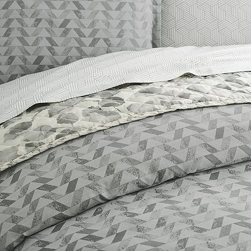 Miniatura 2 de Scott Living Laredo - Juego de edredón y funda de edredón jacquard de 3 piezas  matrimonialqueen  entrelazado geométrico gris niebla del puerto