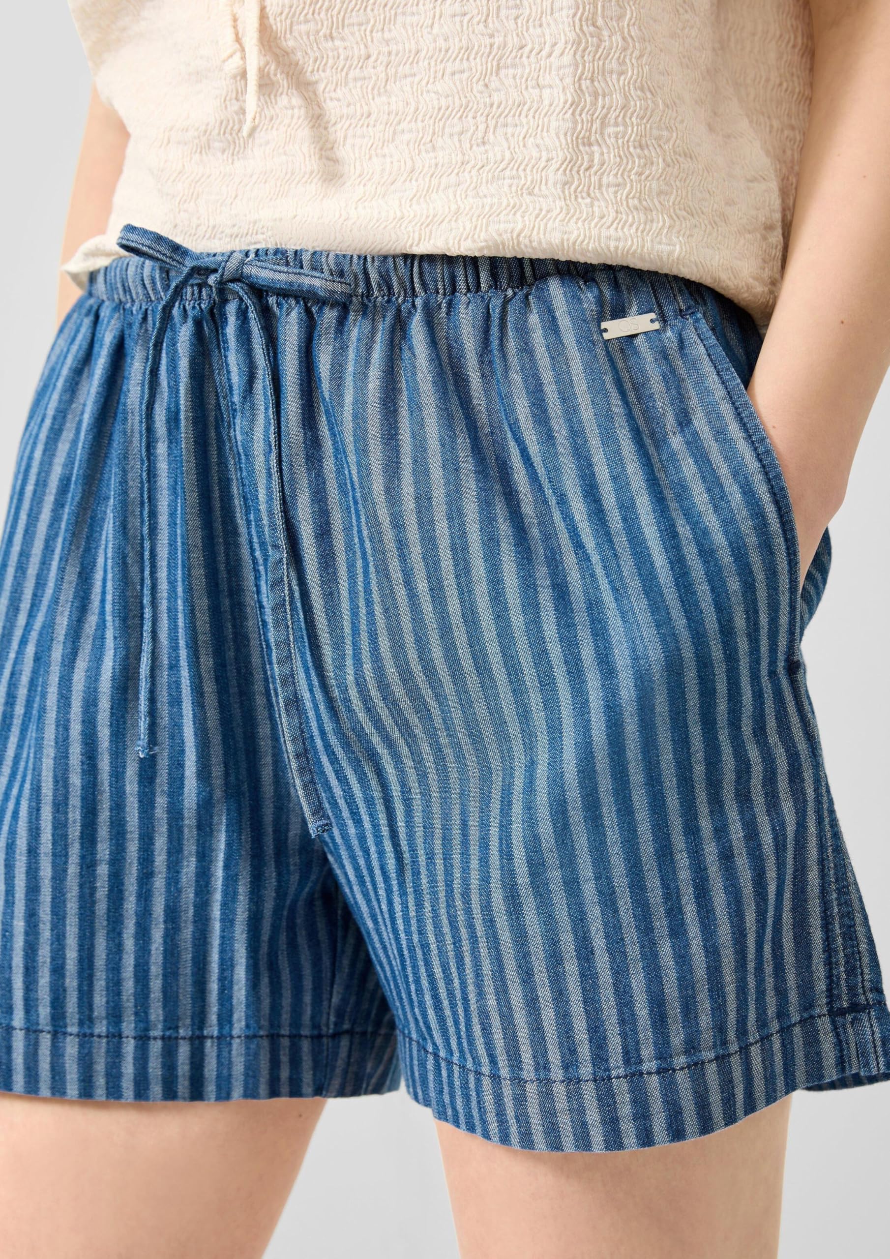 QS Damen Jeans-Shorts – Wide Leg, Mid Rise, Elastikbund mit Tunnelzug – Für Urlaub