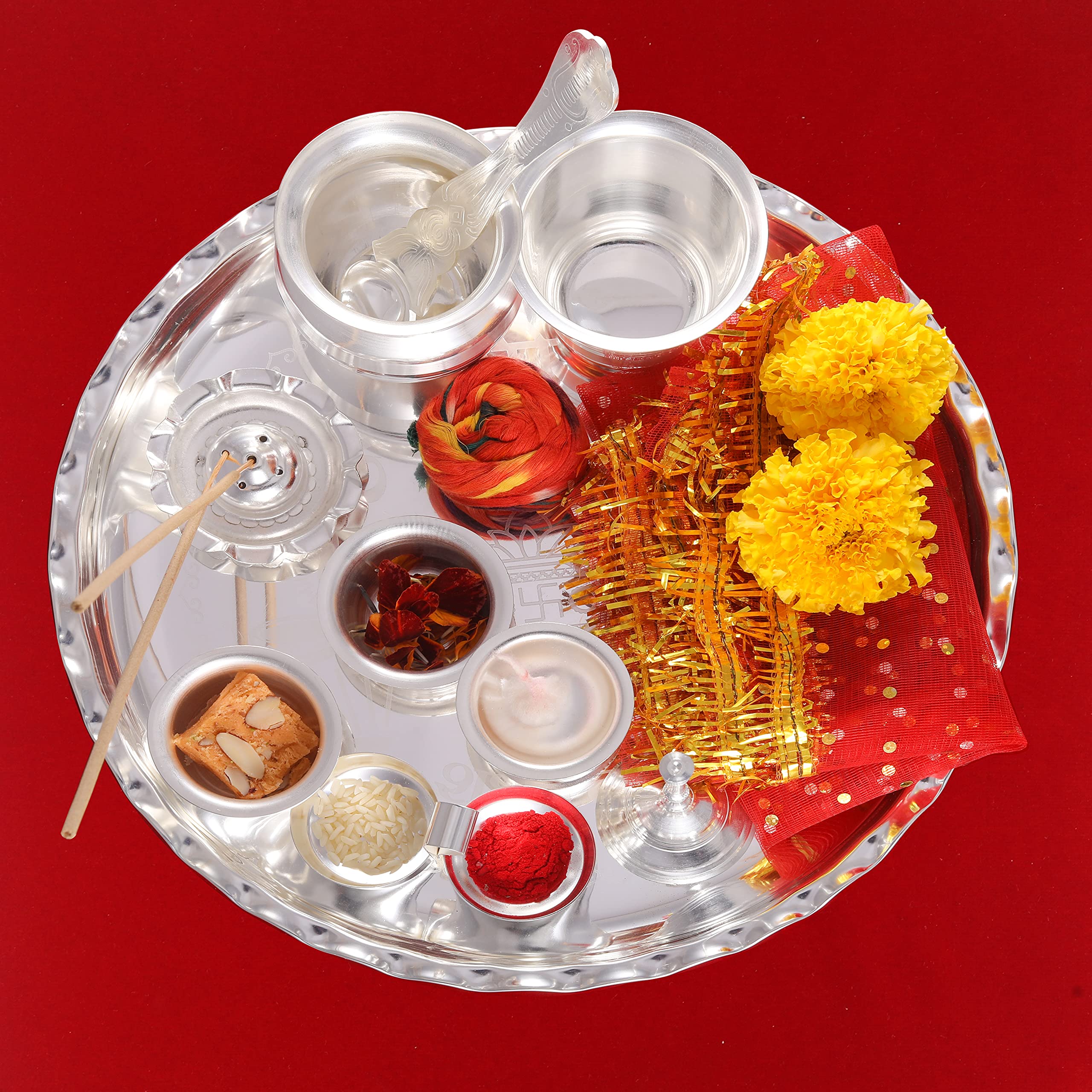 Aashita Creations Puja thali placcato argento per aarti, occasiona regali e decorazioni Set di 10 articoli Pooja (26 x 26 x 6,5 cm, argento)