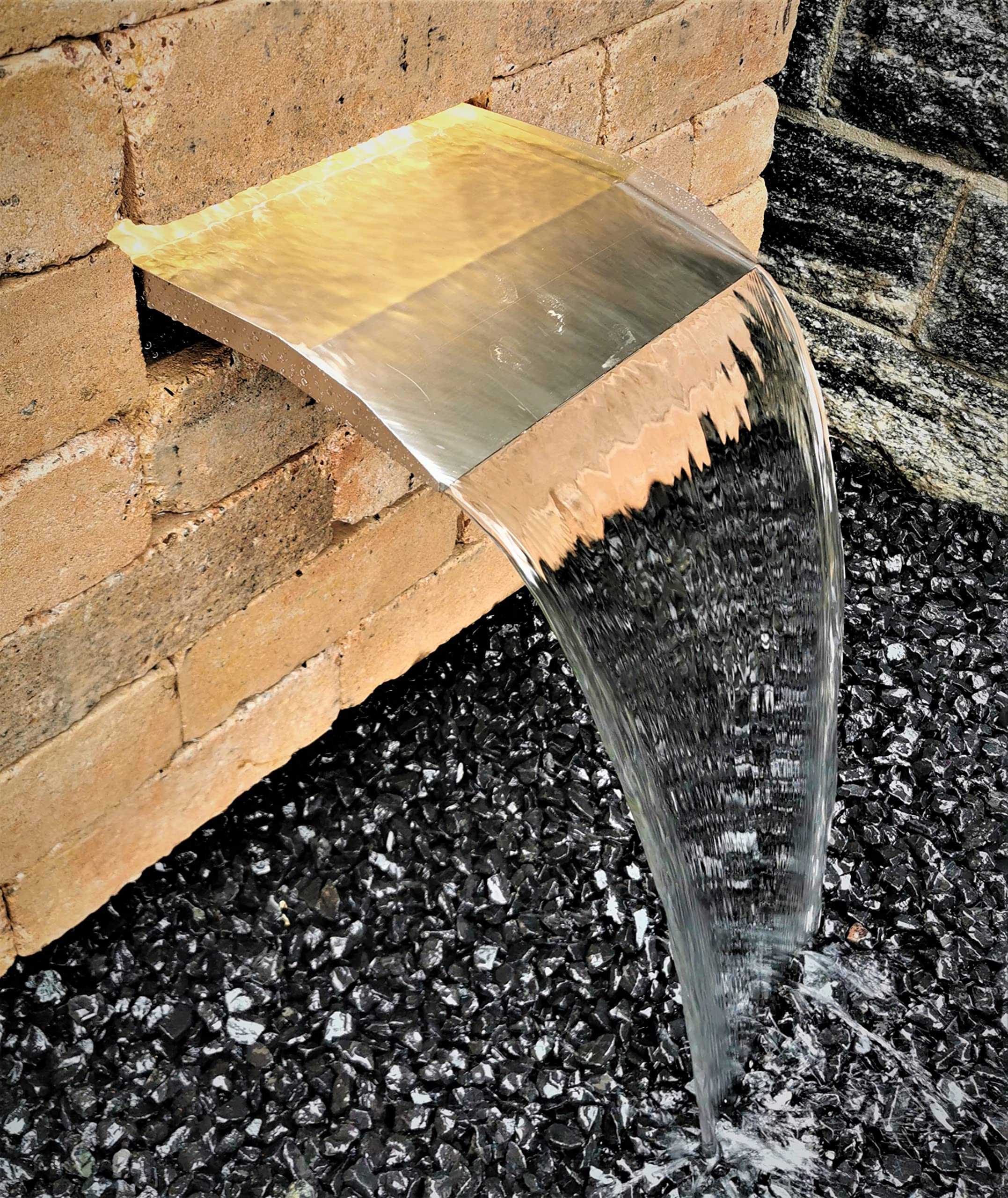 Wasserfall 30x8,5x22 cm Edelstahl matt Geb. mit langem Auslauf, Silber