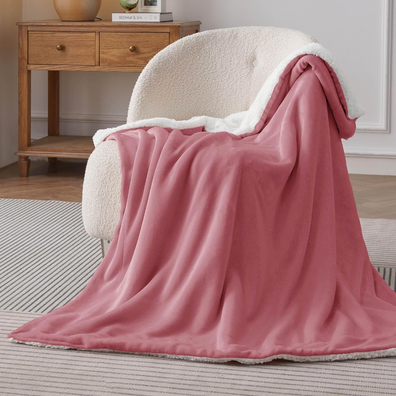 Bedsure GentleSoft Sherpa Fleece Throw Blanket for Couch, Non-Heated, Thick and Warm Throw for Girls and Women, Soft Fuzzy Plush Blanket for Winter, Dusty Rose, 50x60 Inches - Image 3