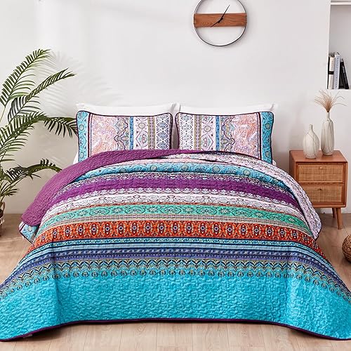 WONGS BEDDING Juego de edredón bohemio tamaño King, juego de colcha de 3 piezas de rayas moradas bohemias, juego de edredón de microfibra ligera