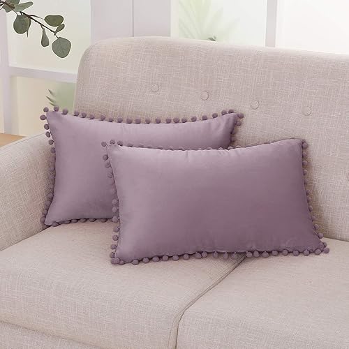 Vista 23 de Deconovo Juego de 2 fundas de almohada de terciopelo, 20 x 20 pulgadas, color verde azulado, cuadradas, con pompones, suaves, con cremallera